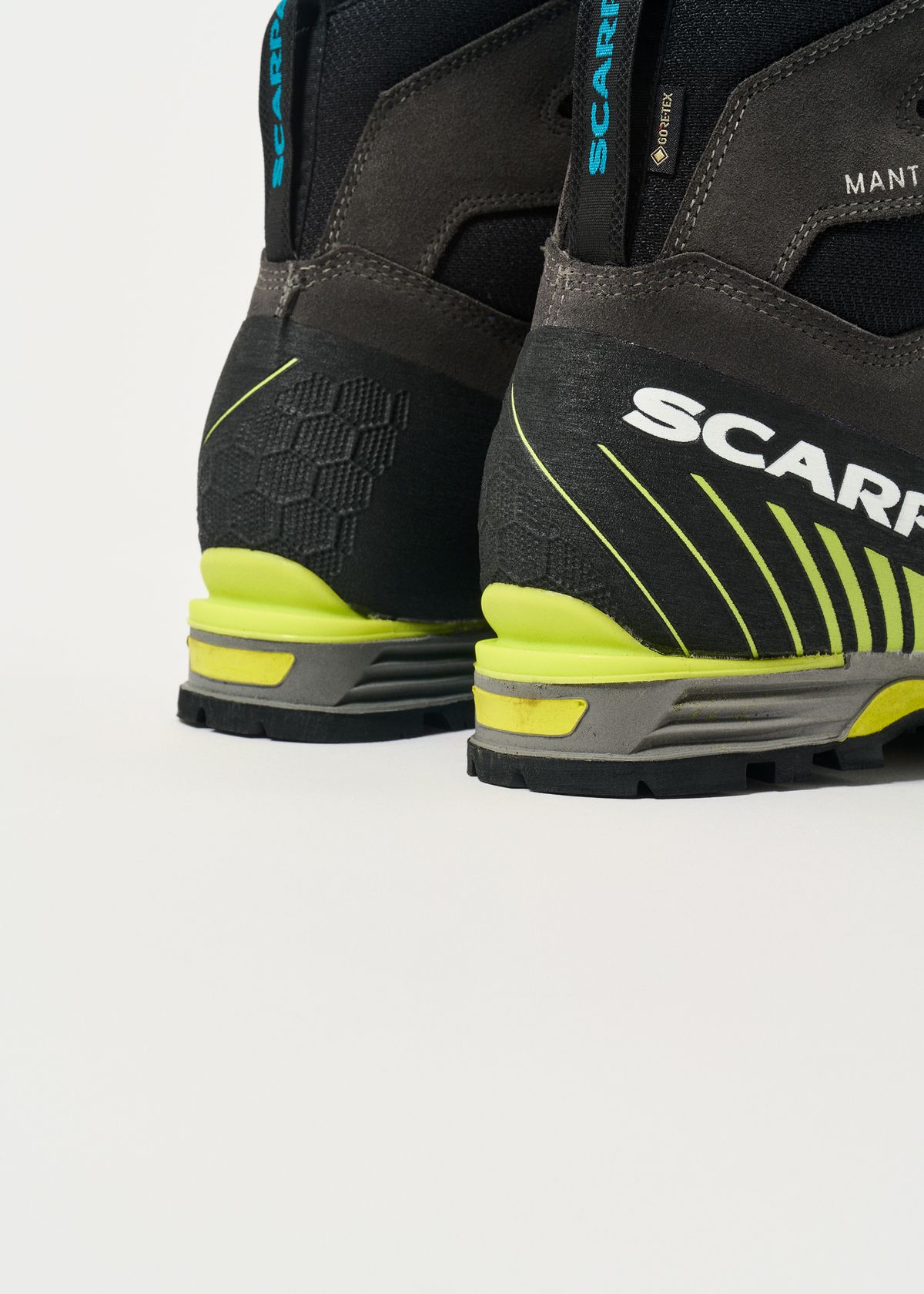 GORE-TEX Insulated Comfort waterproof protection