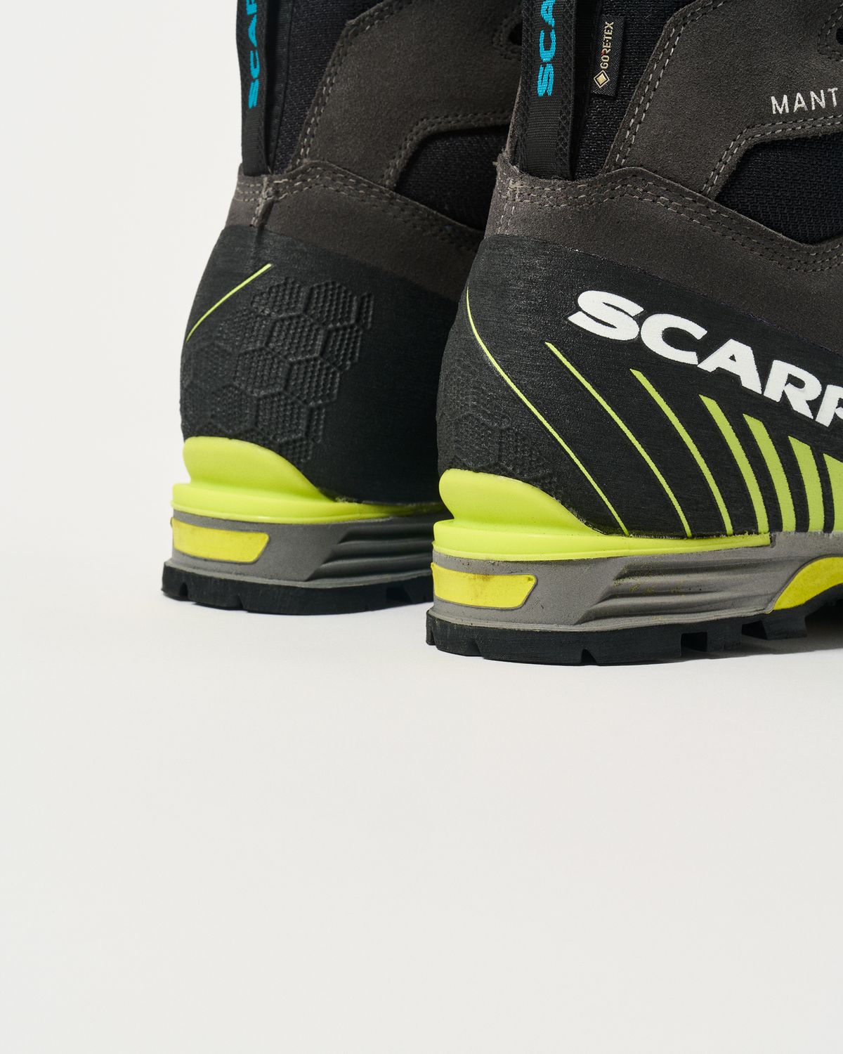 GORE-TEX Insulated Comfort waterproof protection