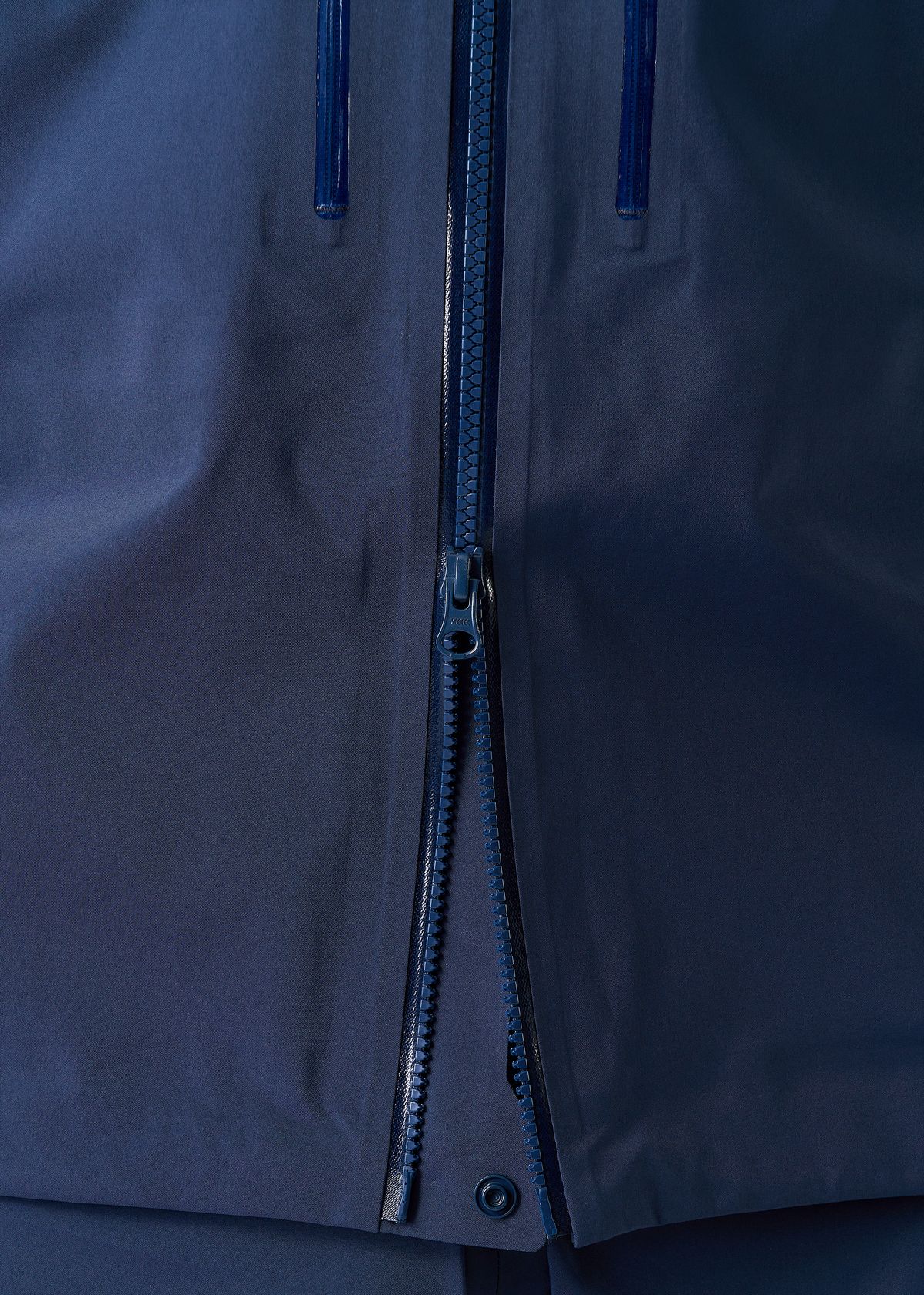 Two-way front zip