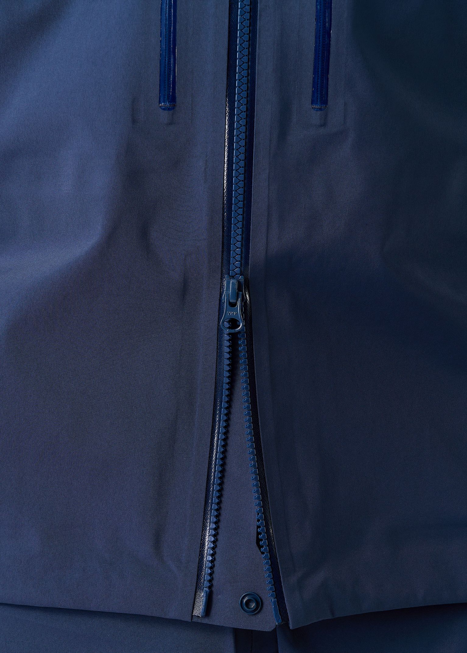 Two-way front zip