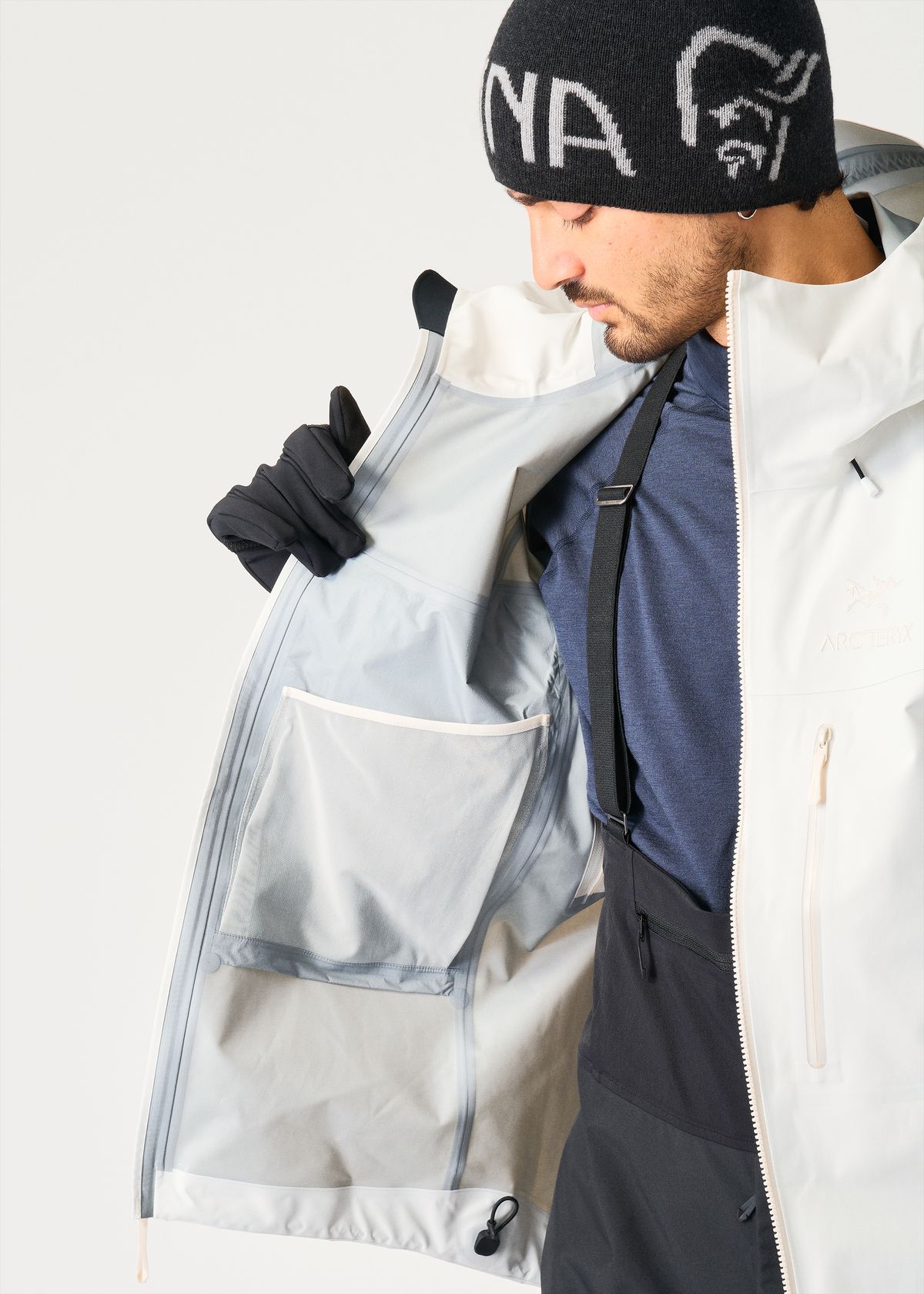  Internal drop pocket