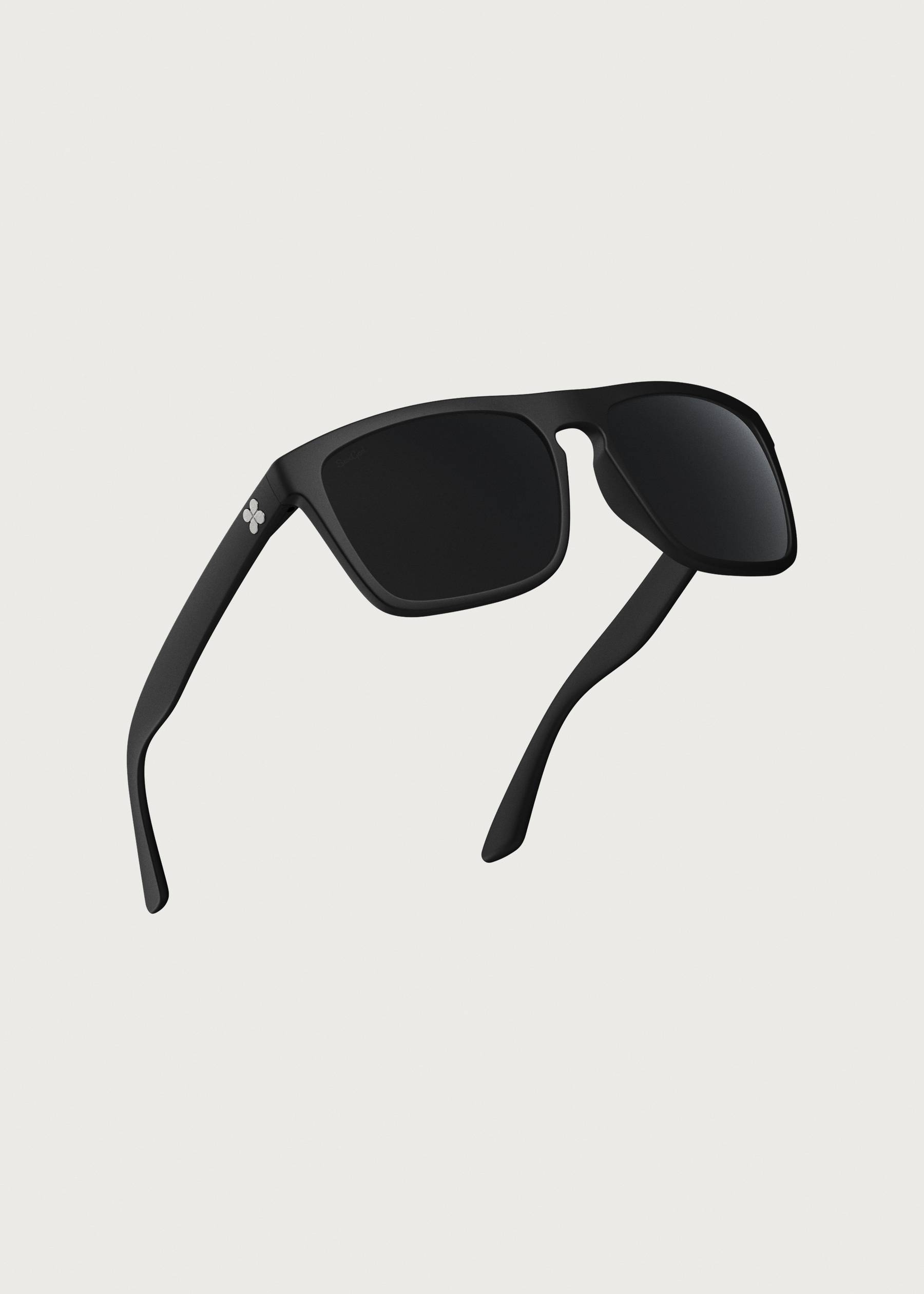 Image - 2 - Renegades Matte Black / 8KO Smoke Polarised Sunglasses