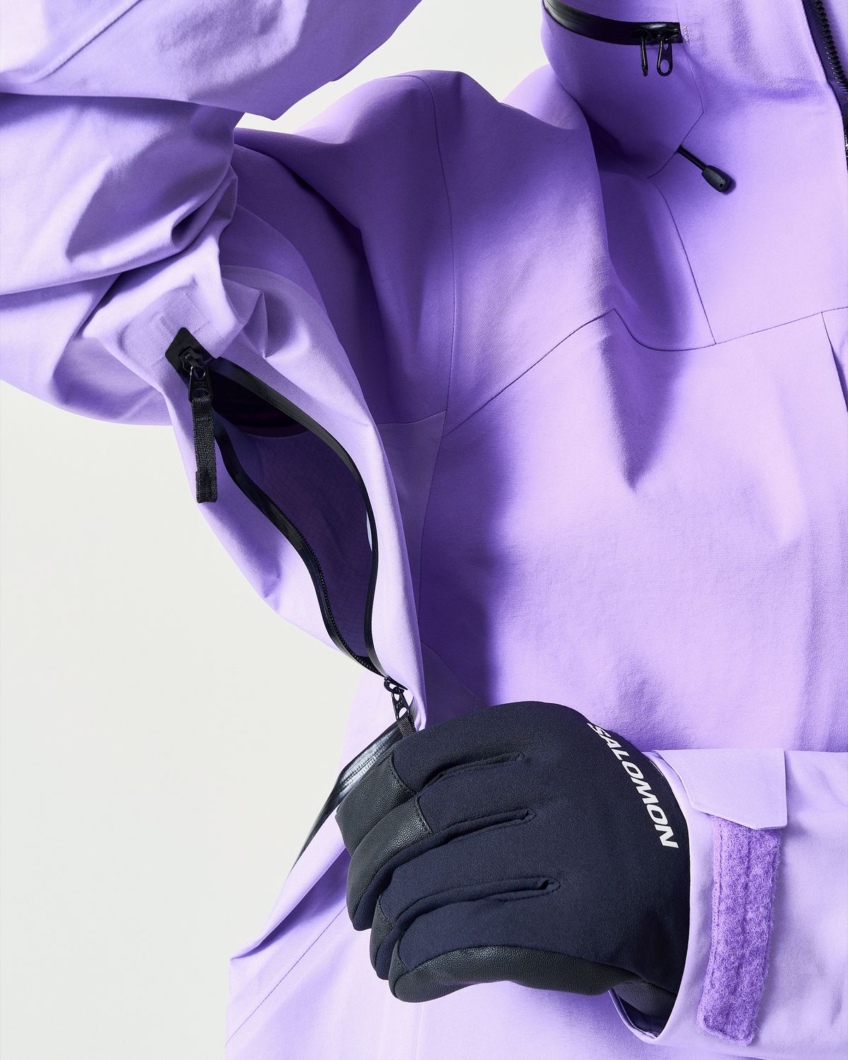 Underarm venting zips