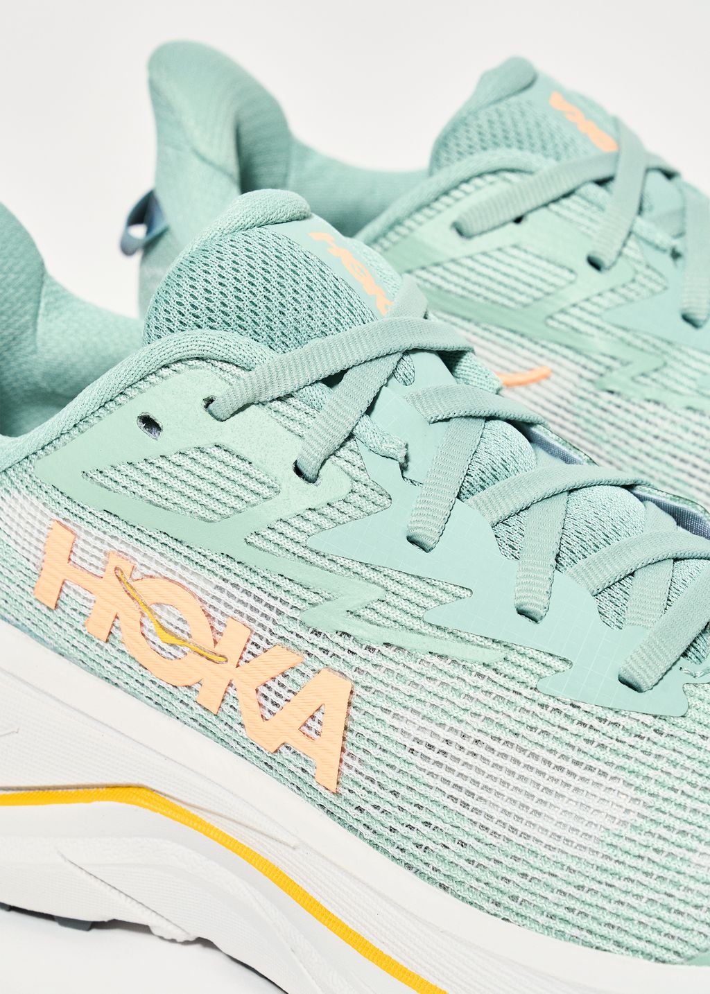 HOKA Challenger 8 Trail Running Shoes