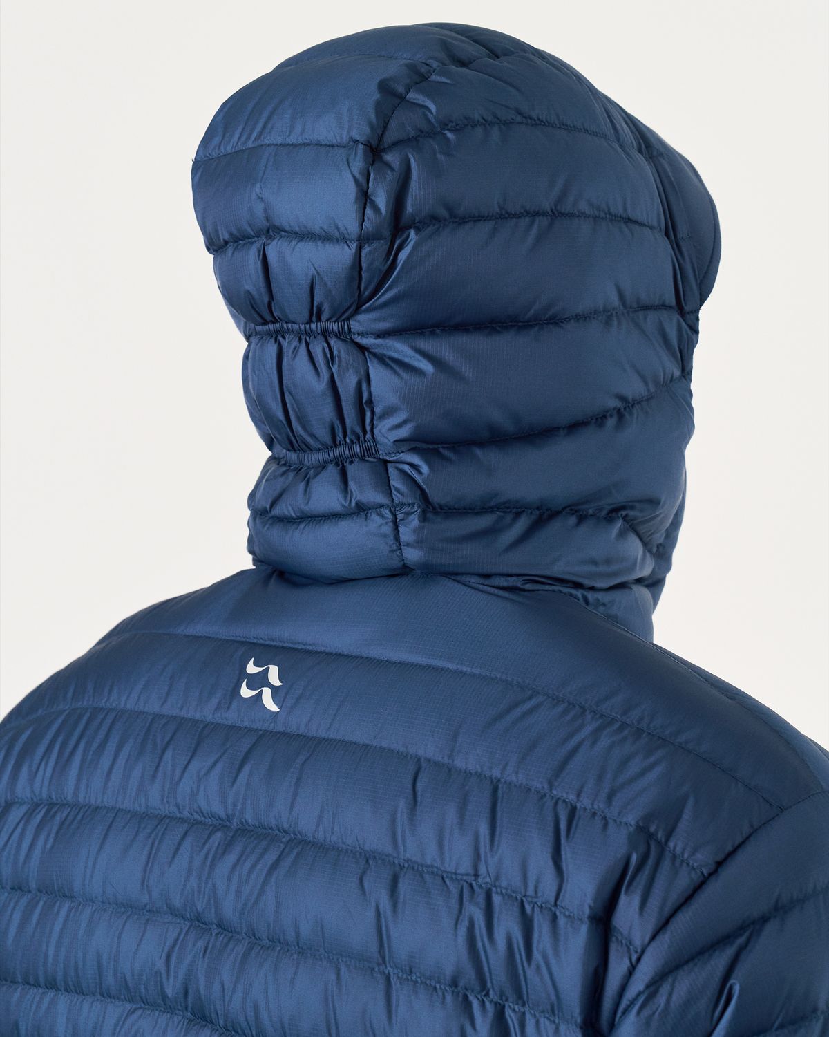 Adjustable insulated hood