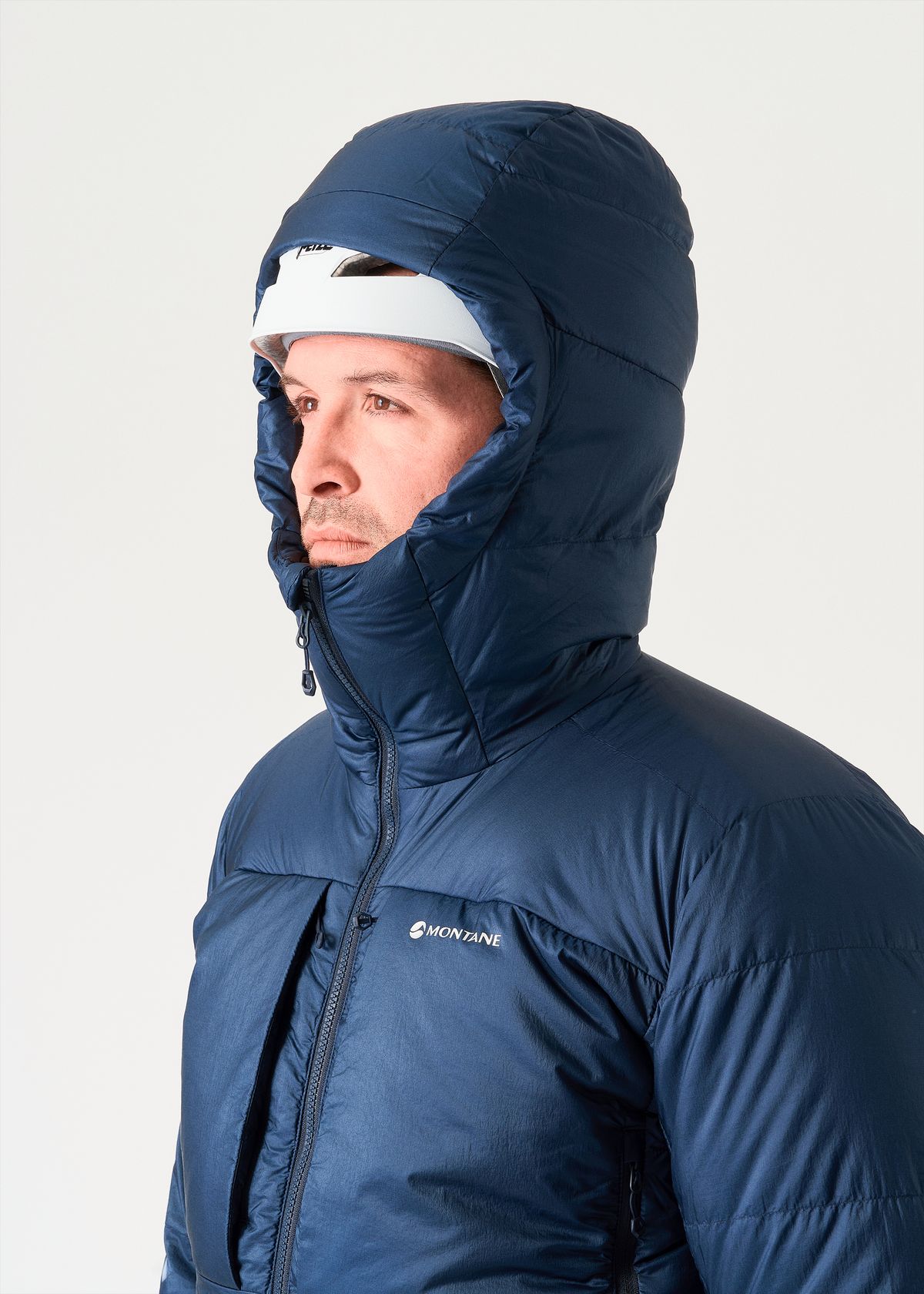 Helmet compatible Pivot 3 hood