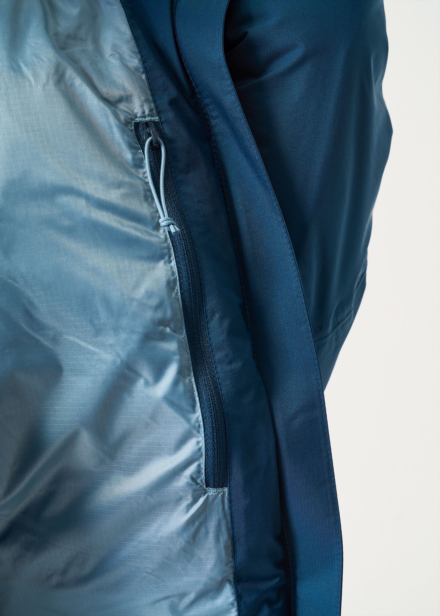 Two-way front zip