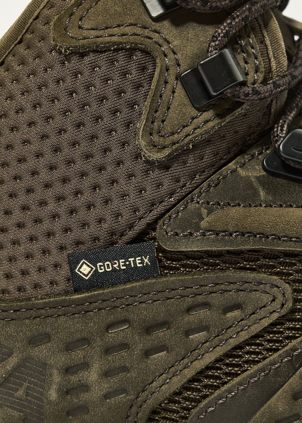 GORE-TEX waterproof protection