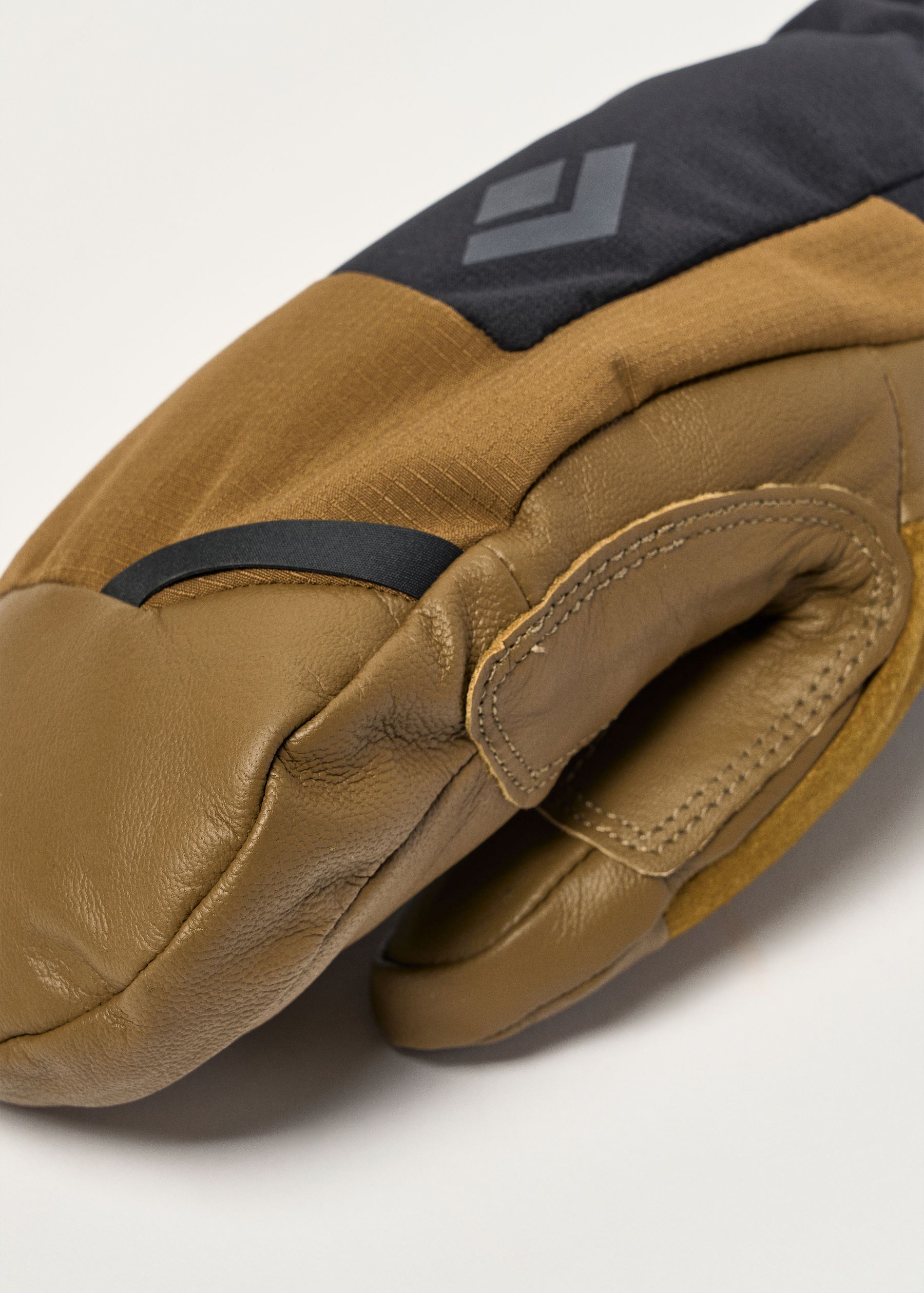 Image - 3 - Mercury Mitt