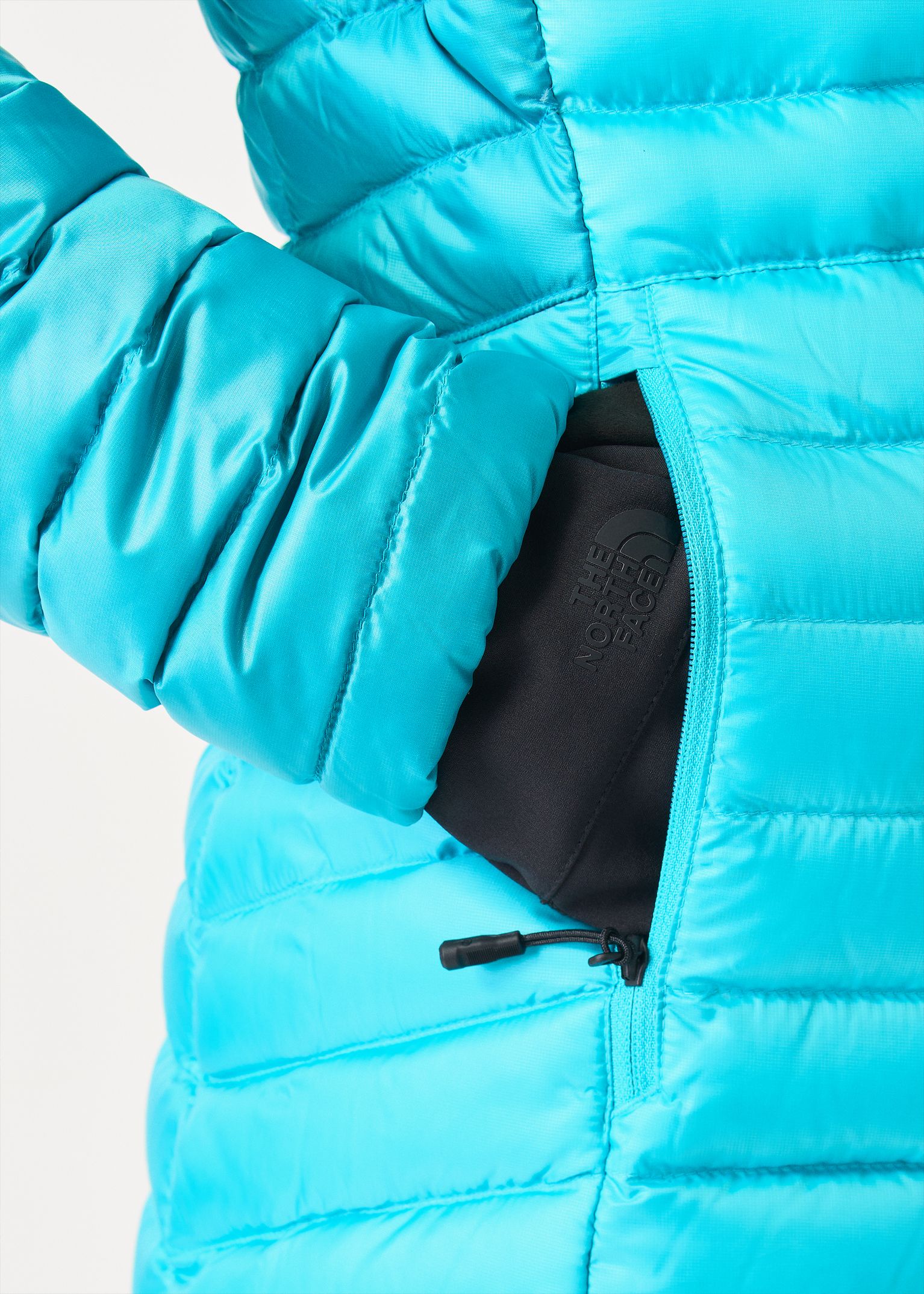 Zipped hand pockets