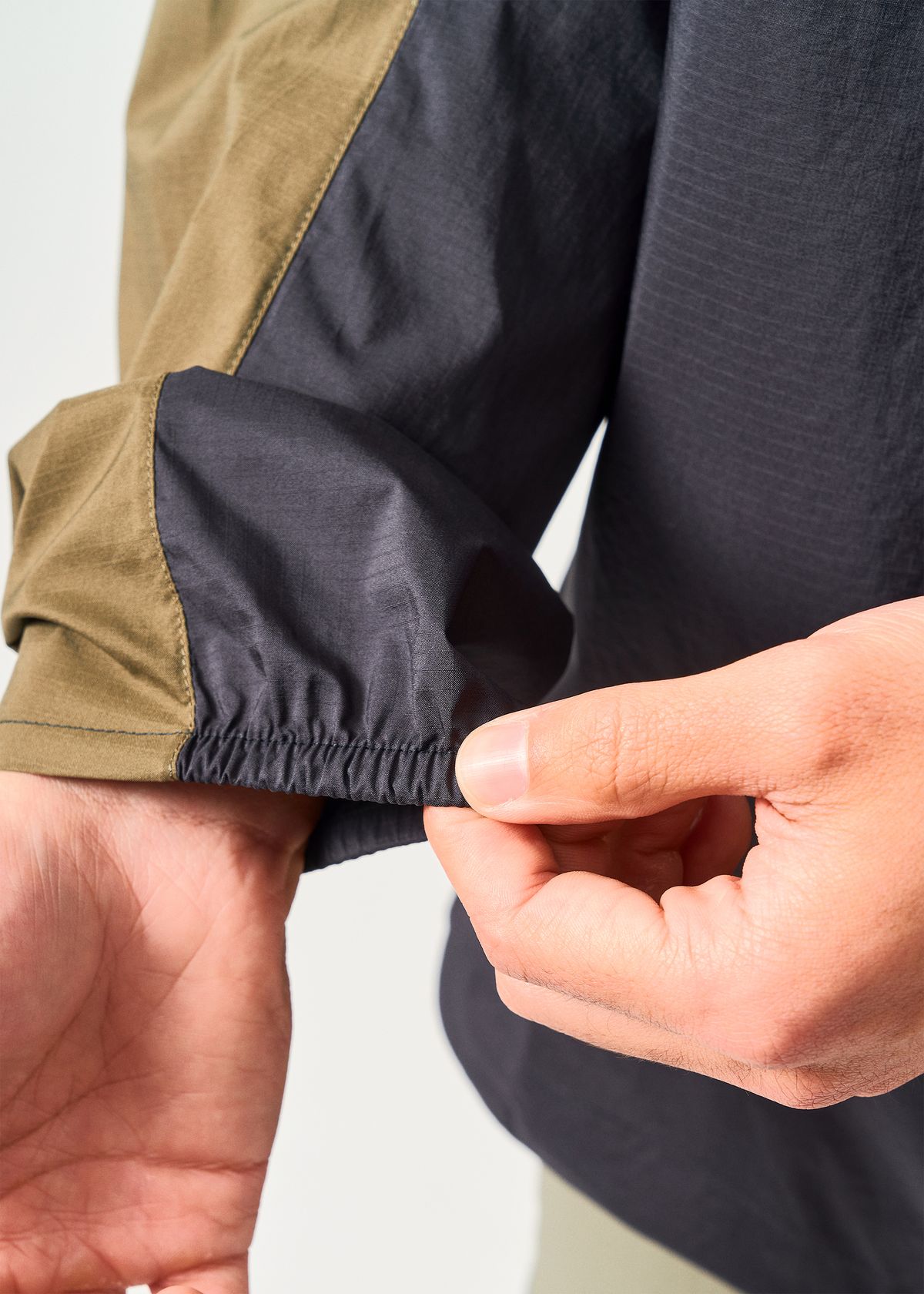 Semi-elasticated cuffs