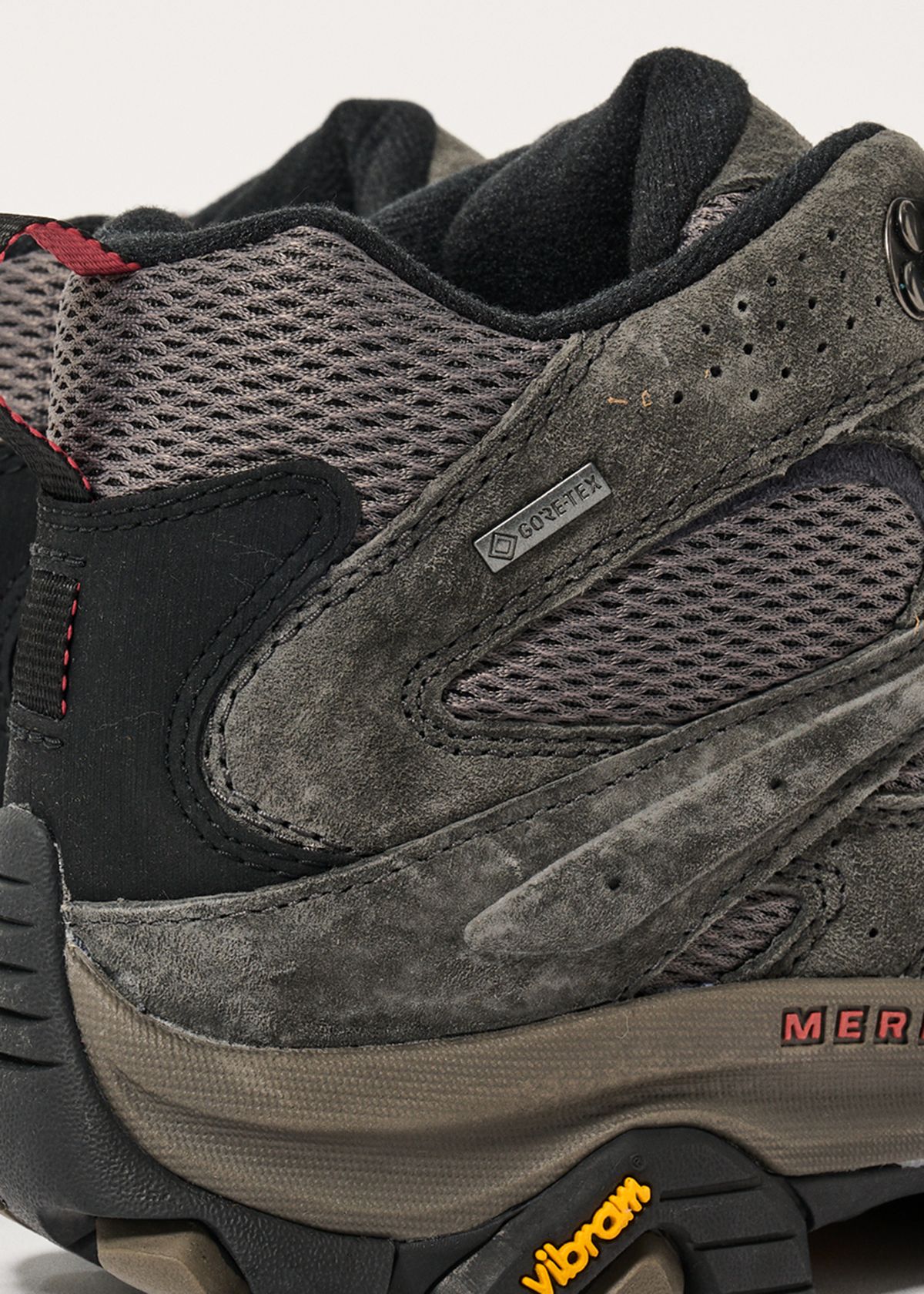 GORE-TEX waterproof protection	