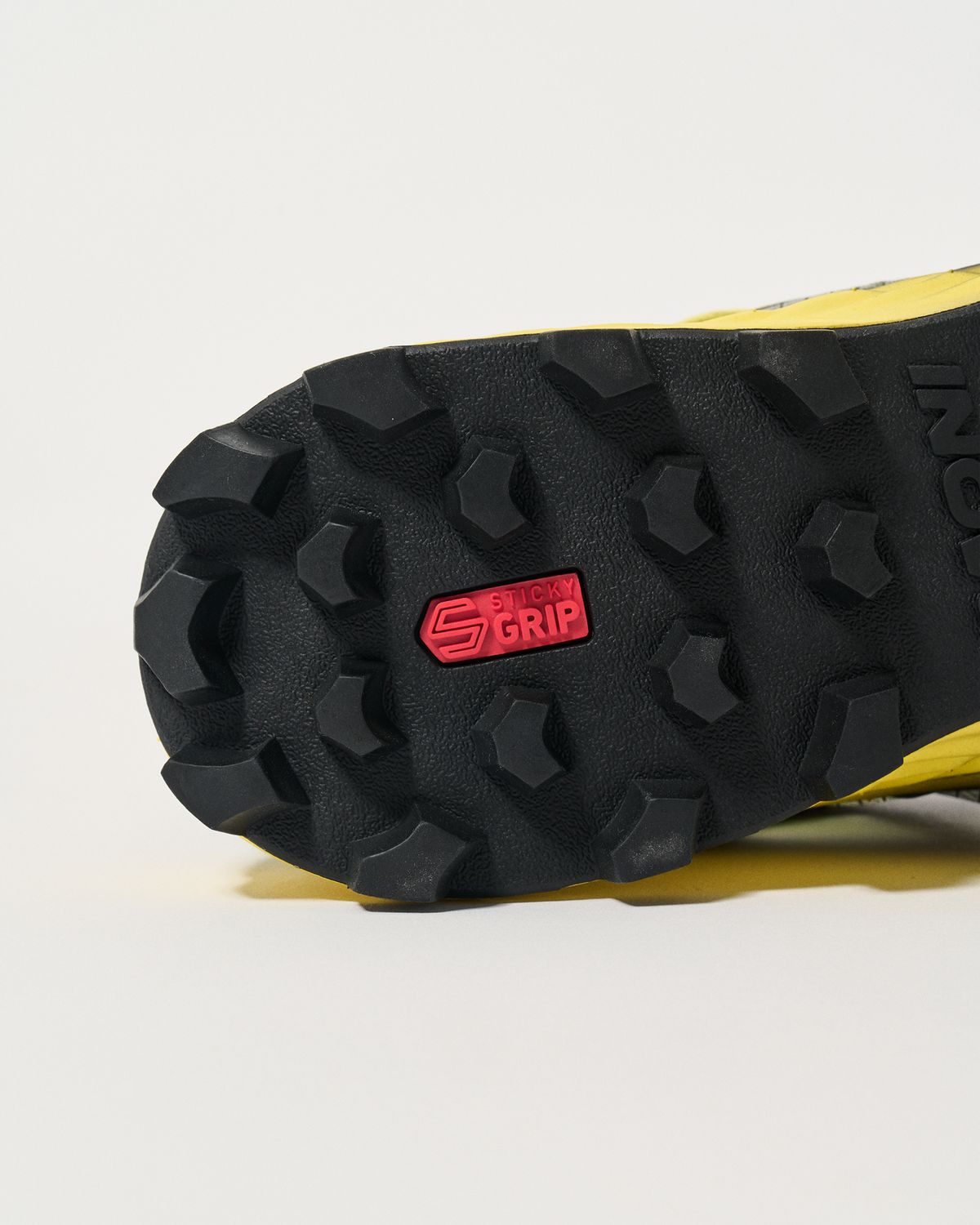 StickyGrip outsole with 8mm lugs