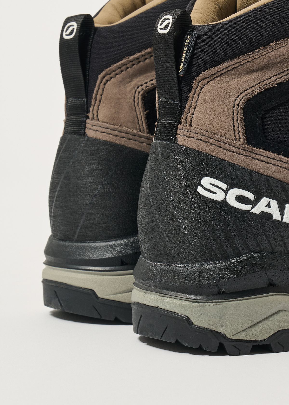 GORE-TEX waterproof protection