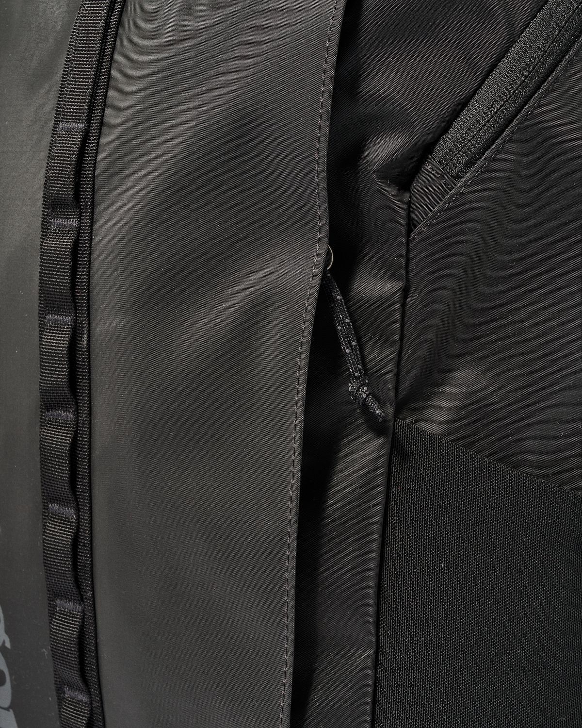 Zipped front pocket