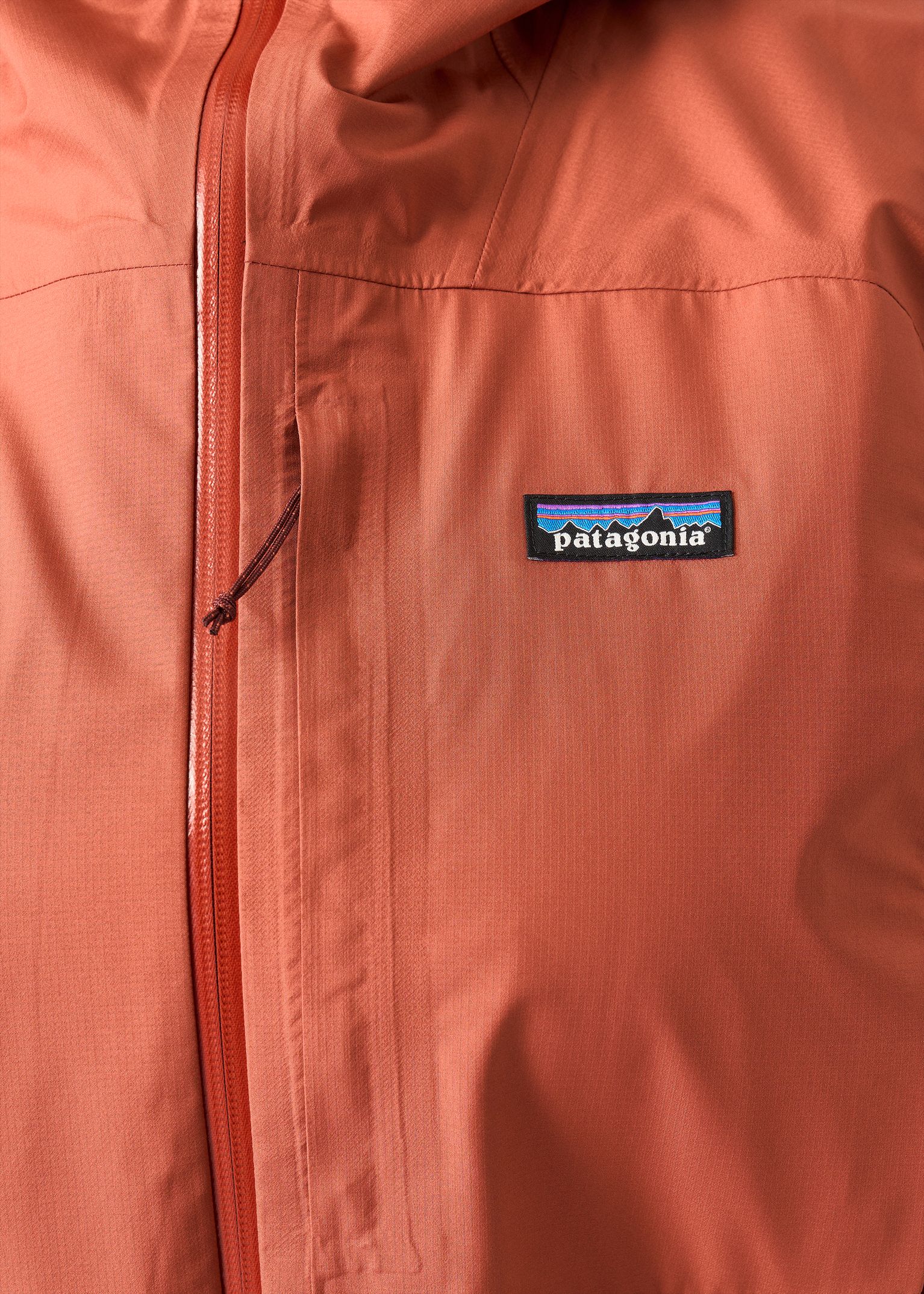 Zipped chest pocket 
