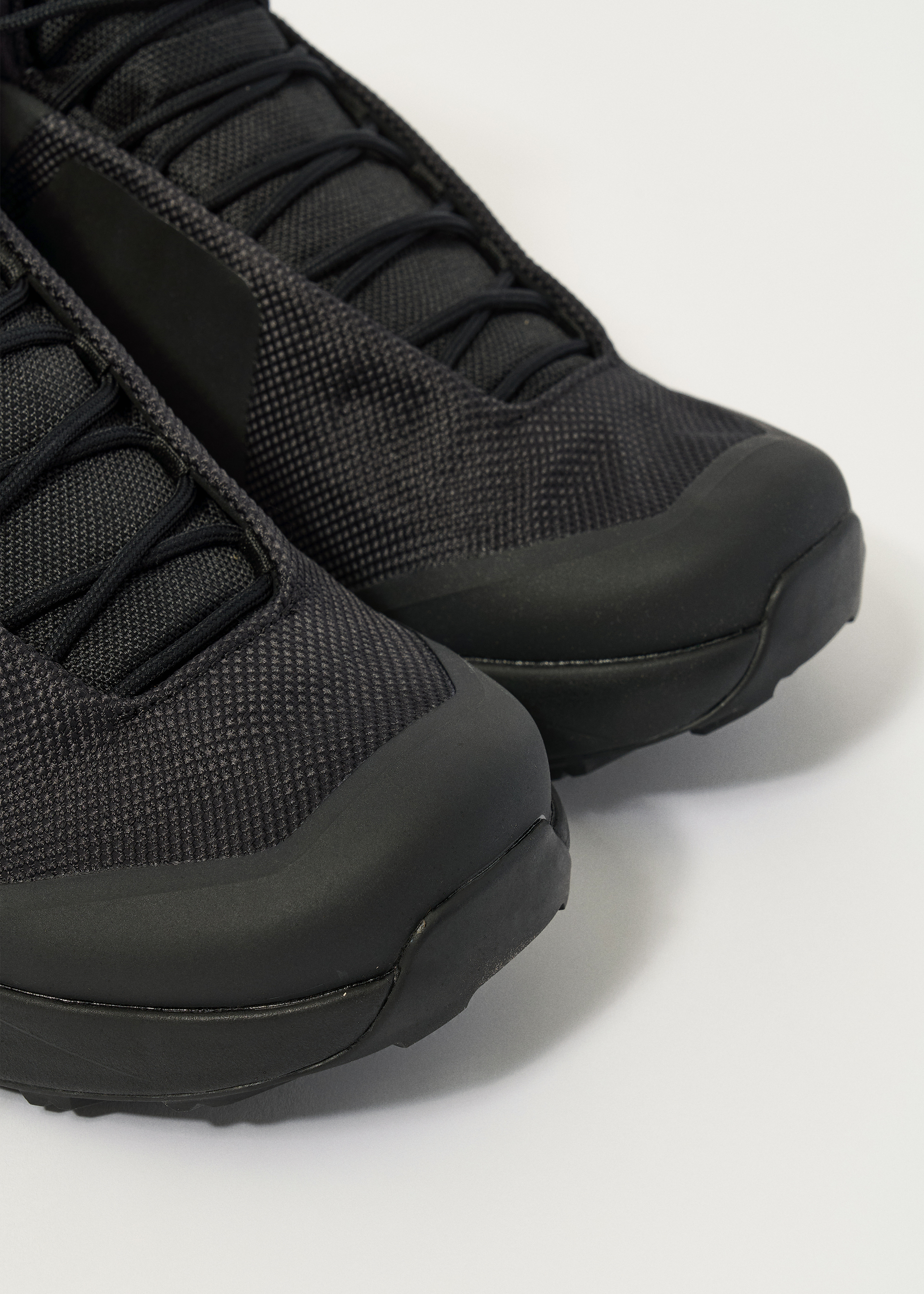 ark The ARKK Veqon 1 Mesh F-PRO90 Showcases the Clean Lines and