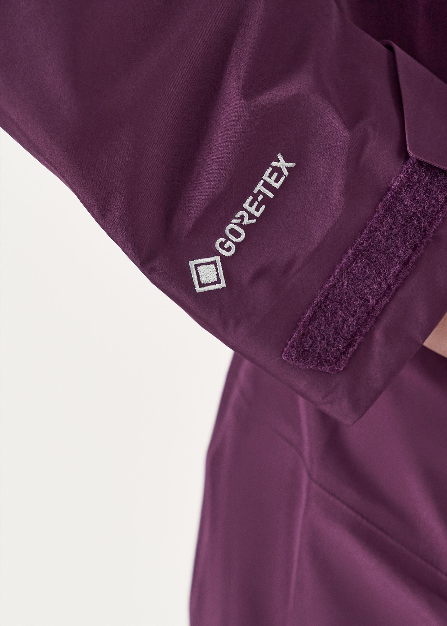  GORE-TEX waterproof protection 