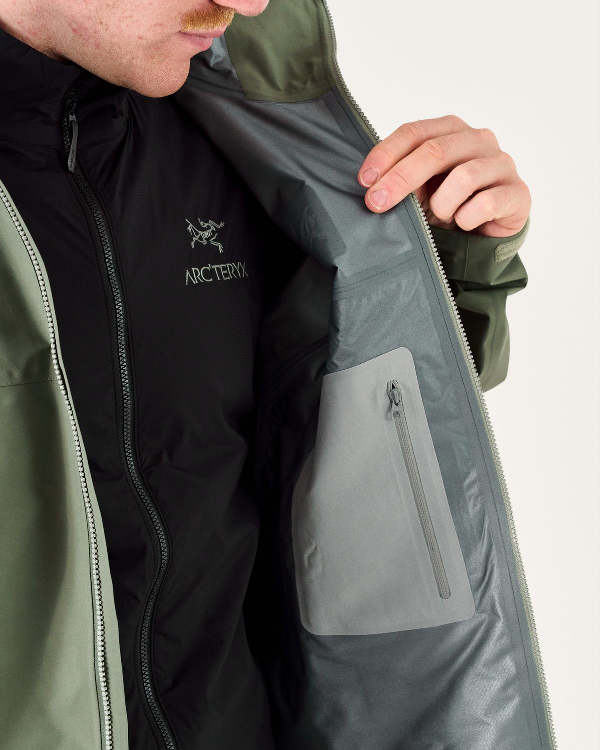 Internal zipped pocket 