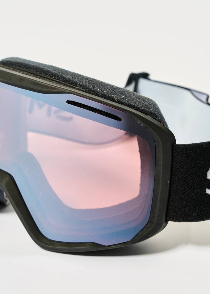 Smith Squad Black / ChromaPop Pro Photochromic Red Mirror Goggles
