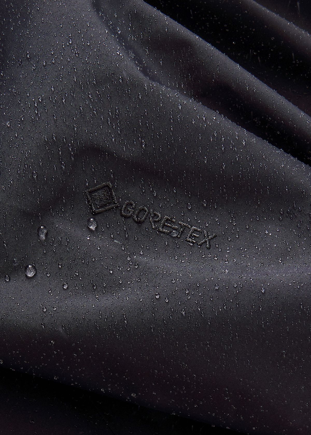 GORE-TEX 3-layer expanded polyethylene (ePE) waterproof protection