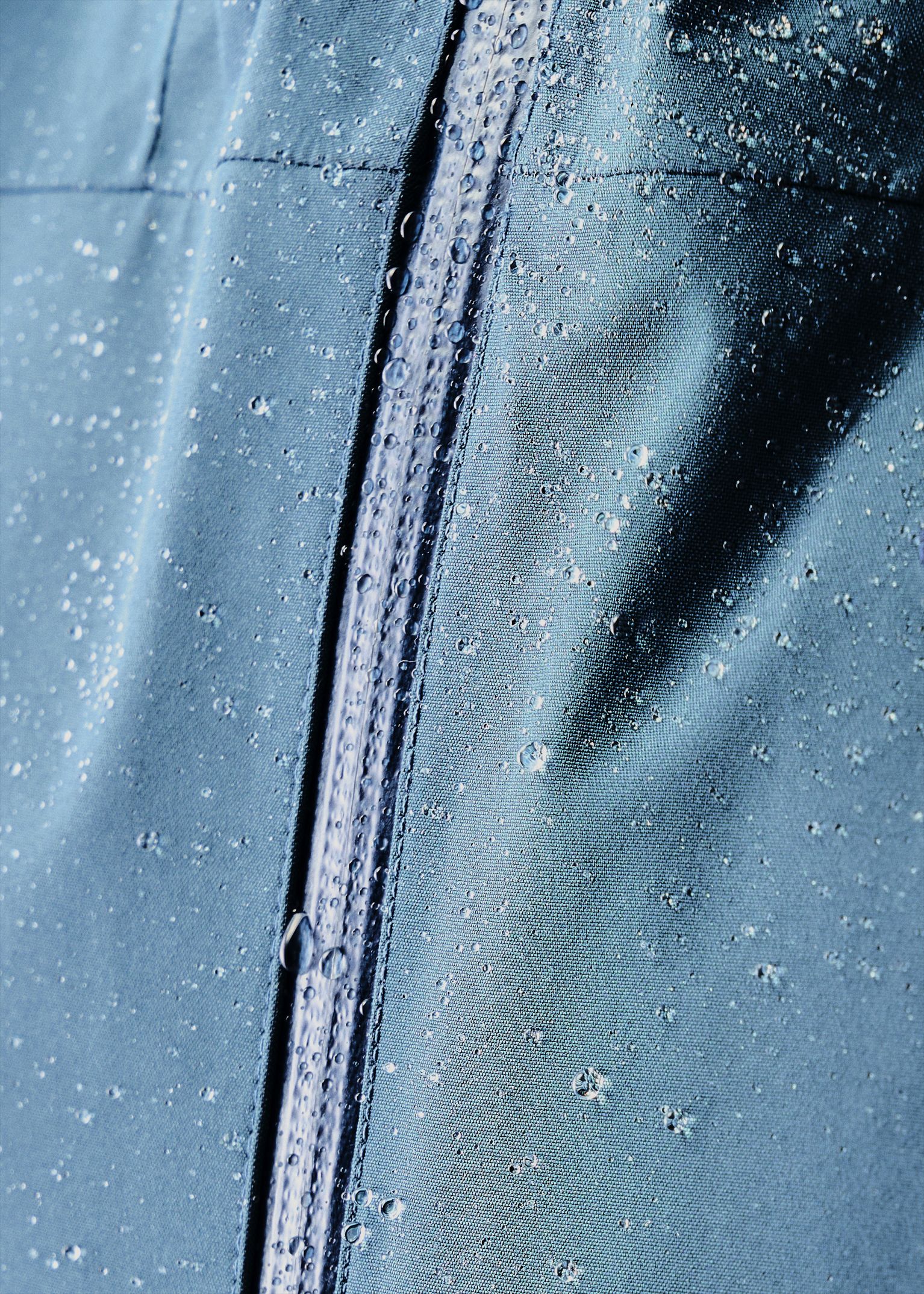 Water-repellent front zip