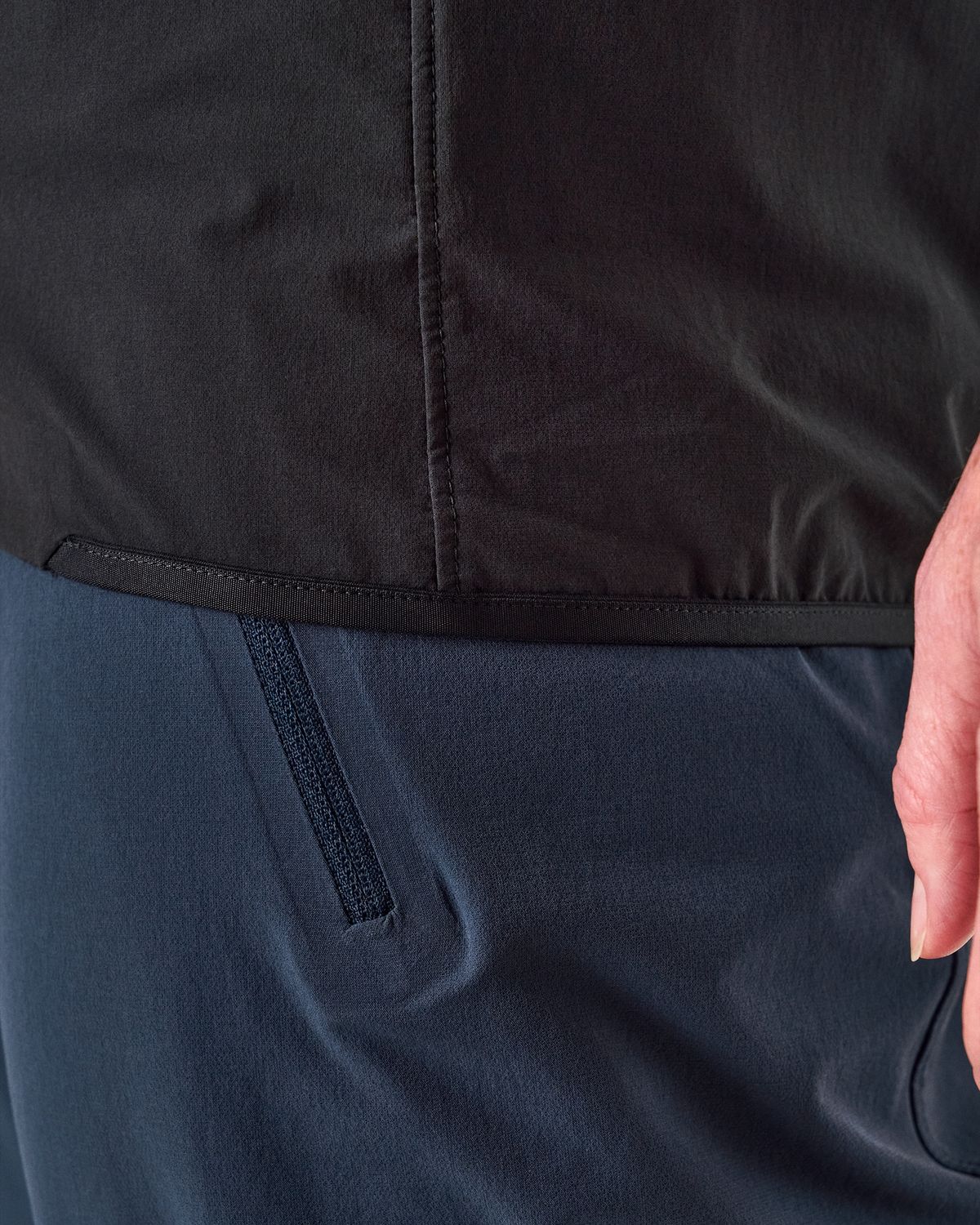 Semi-elasticated hem