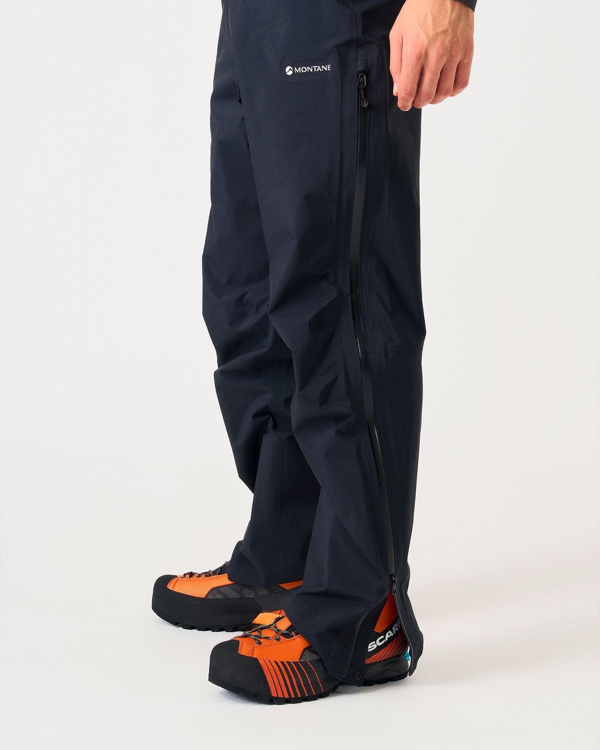 Three-quarter length side zips     