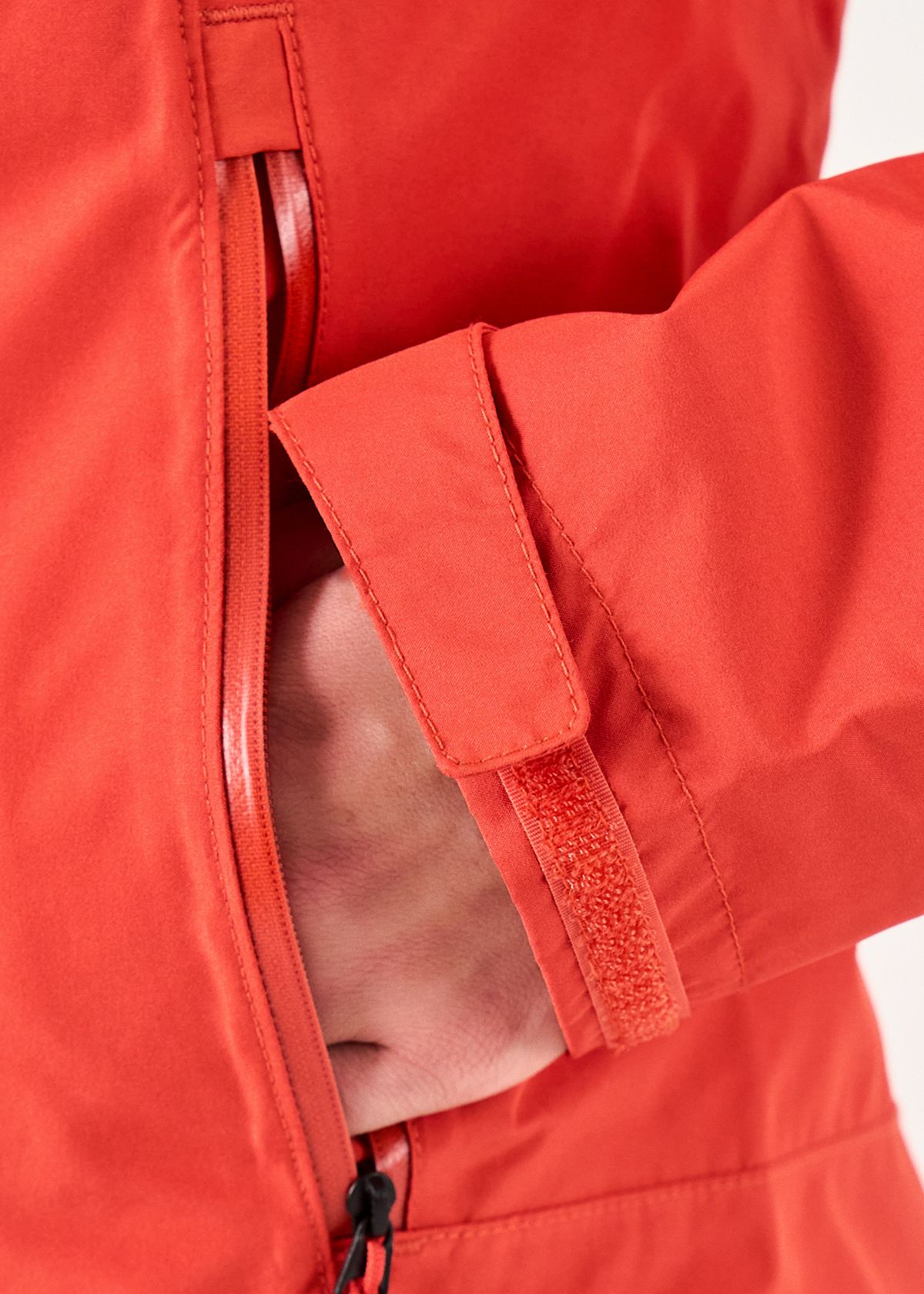 Adjustable Velcro cuffs 