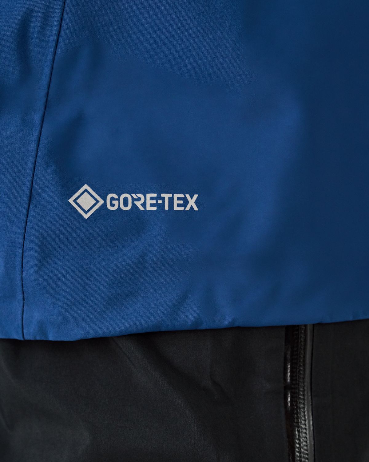   GORE-TEX waterproof protection 