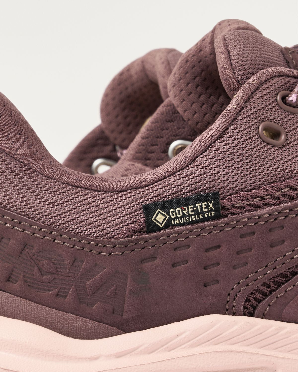 GORE-TEX Invisible Fit waterproof protection