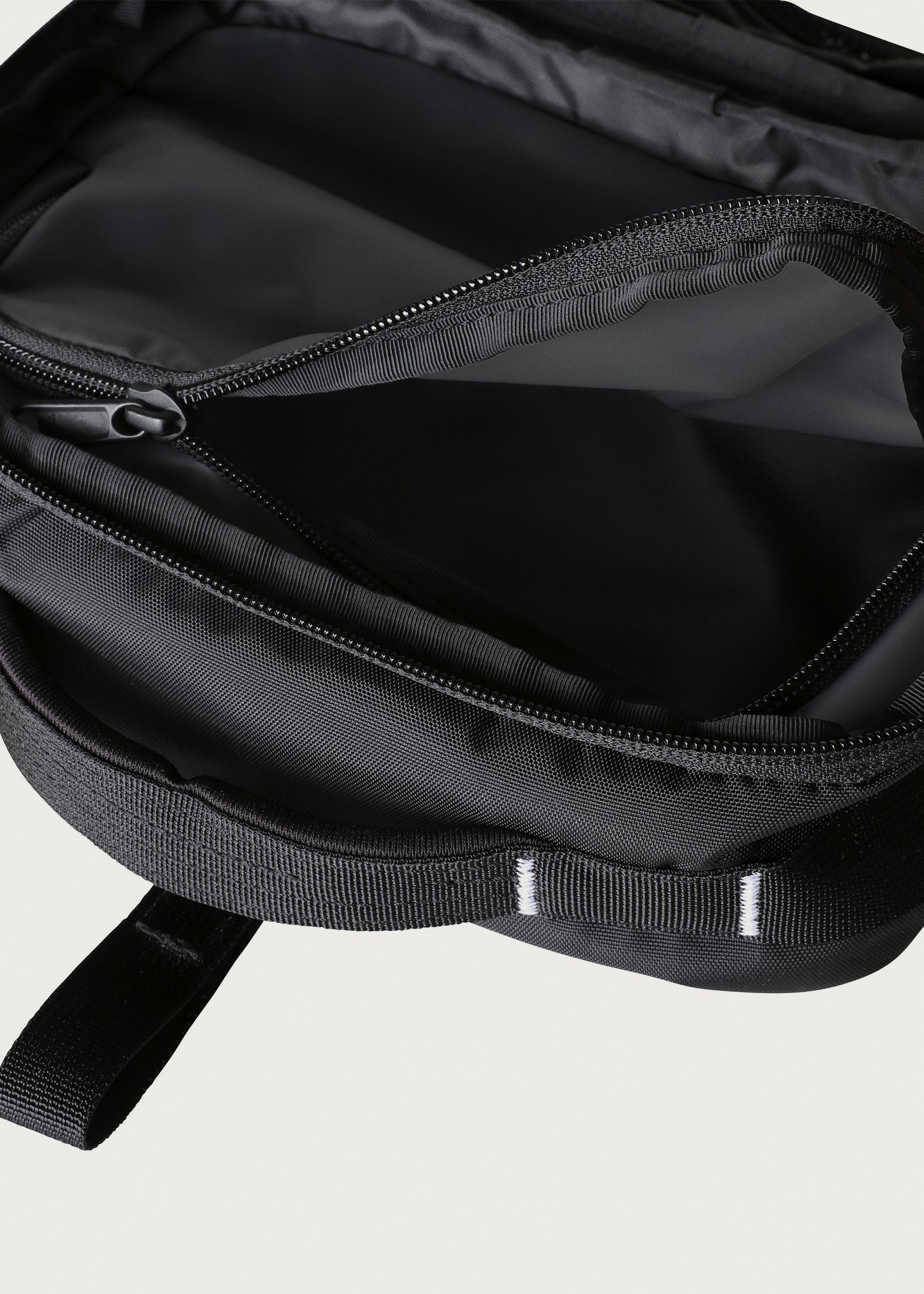 Image - 3 - Base Camp Voyager Toiletry Kit