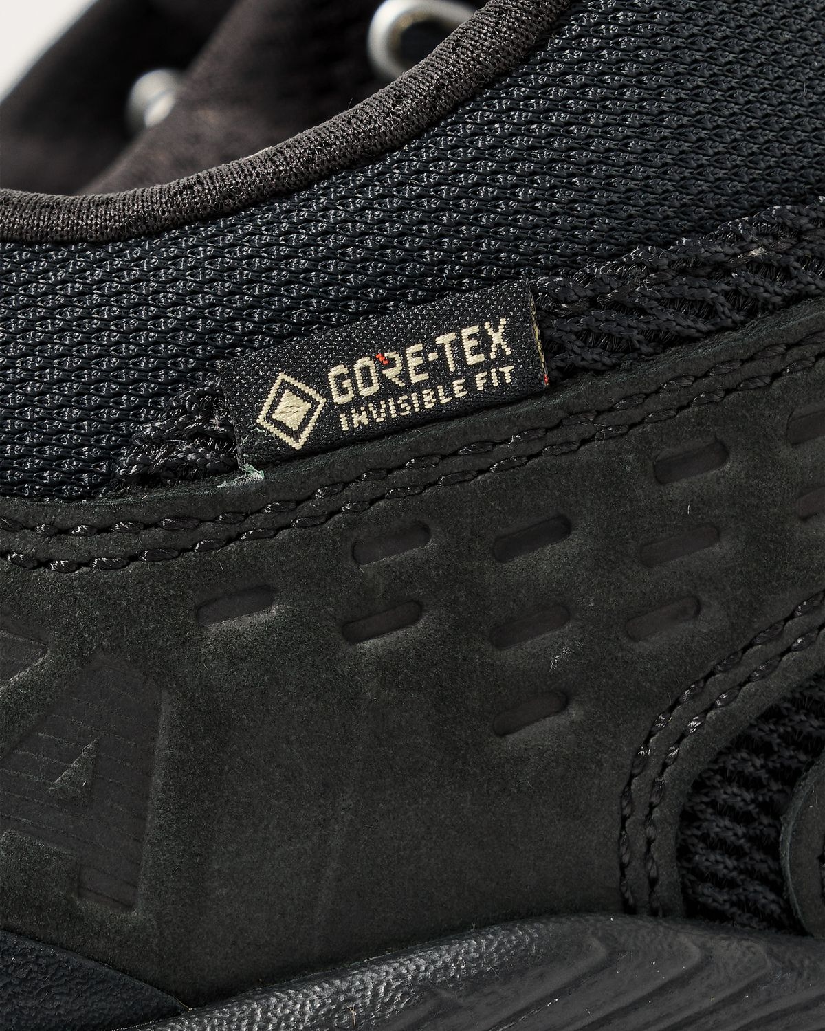 GORE-TEX Invisible Fit waterproof protection