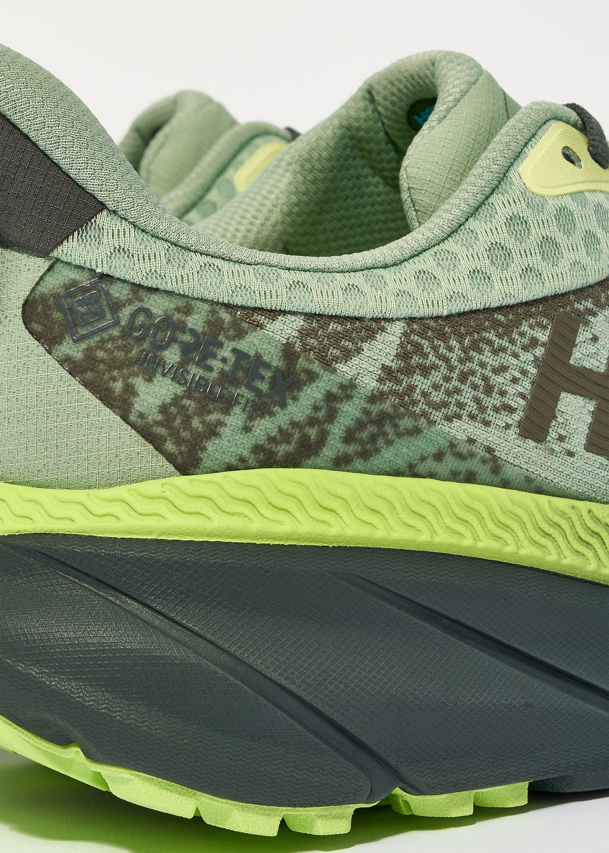 GORE-TEX Invisible Fit waterproof protection