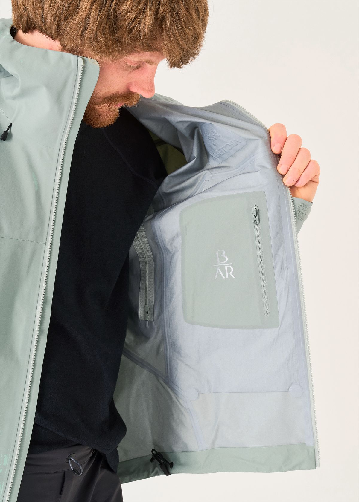  Internal zipped pocket