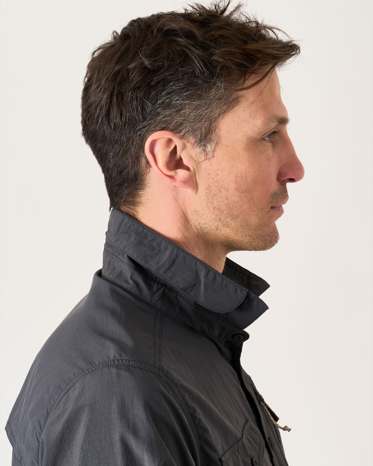  Flip-up collar 