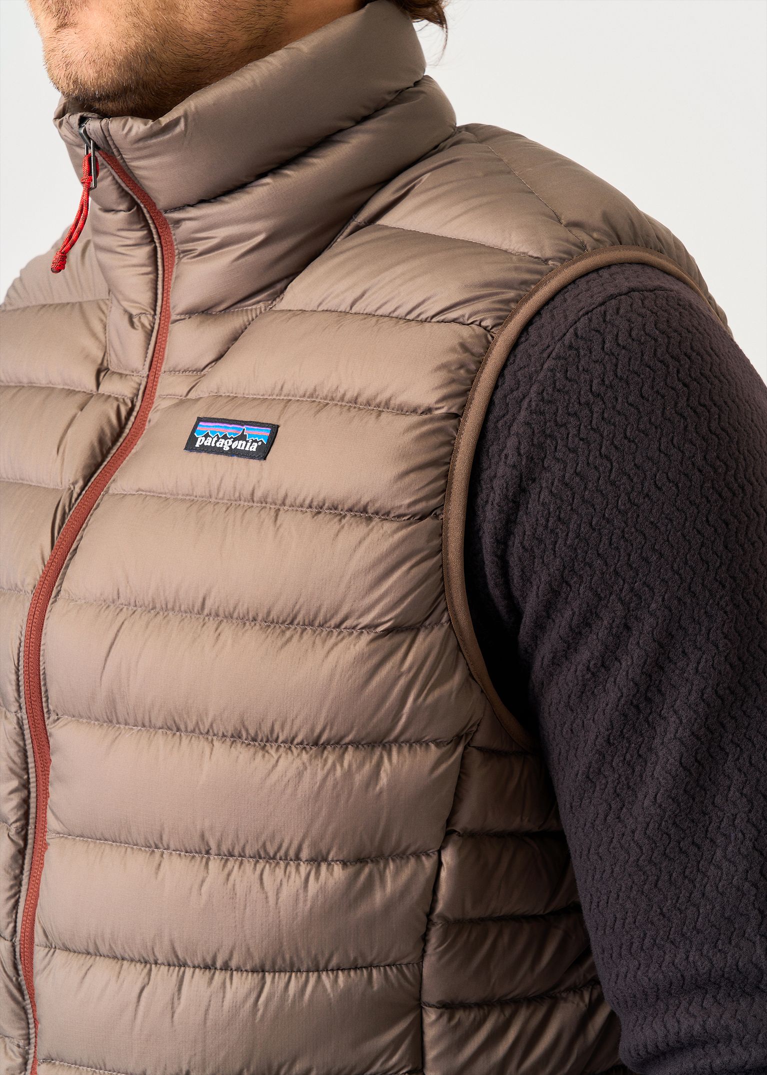  Elasticated armholes 