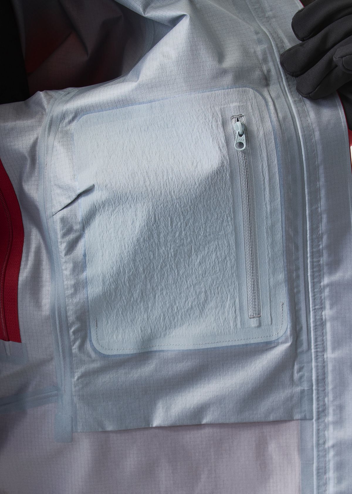 Internal zipped pocket