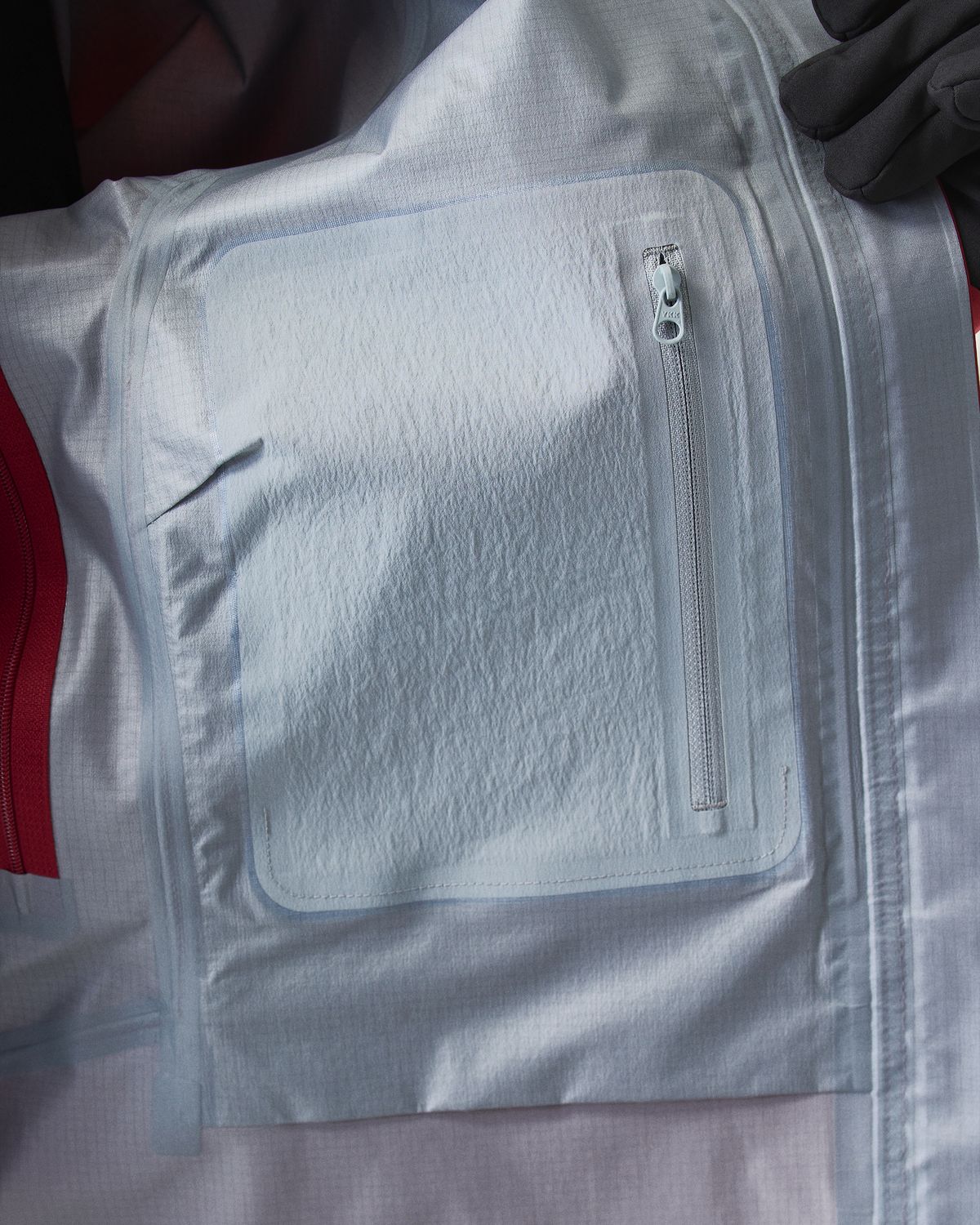 Internal zipped pocket