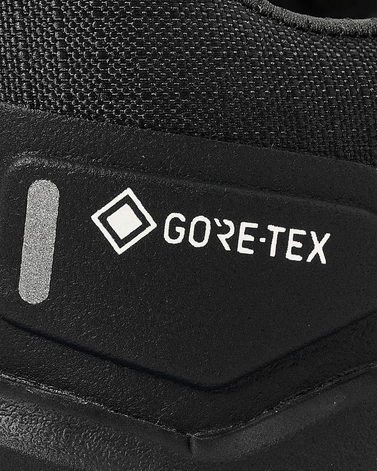 GORE-TEX waterproof protection
