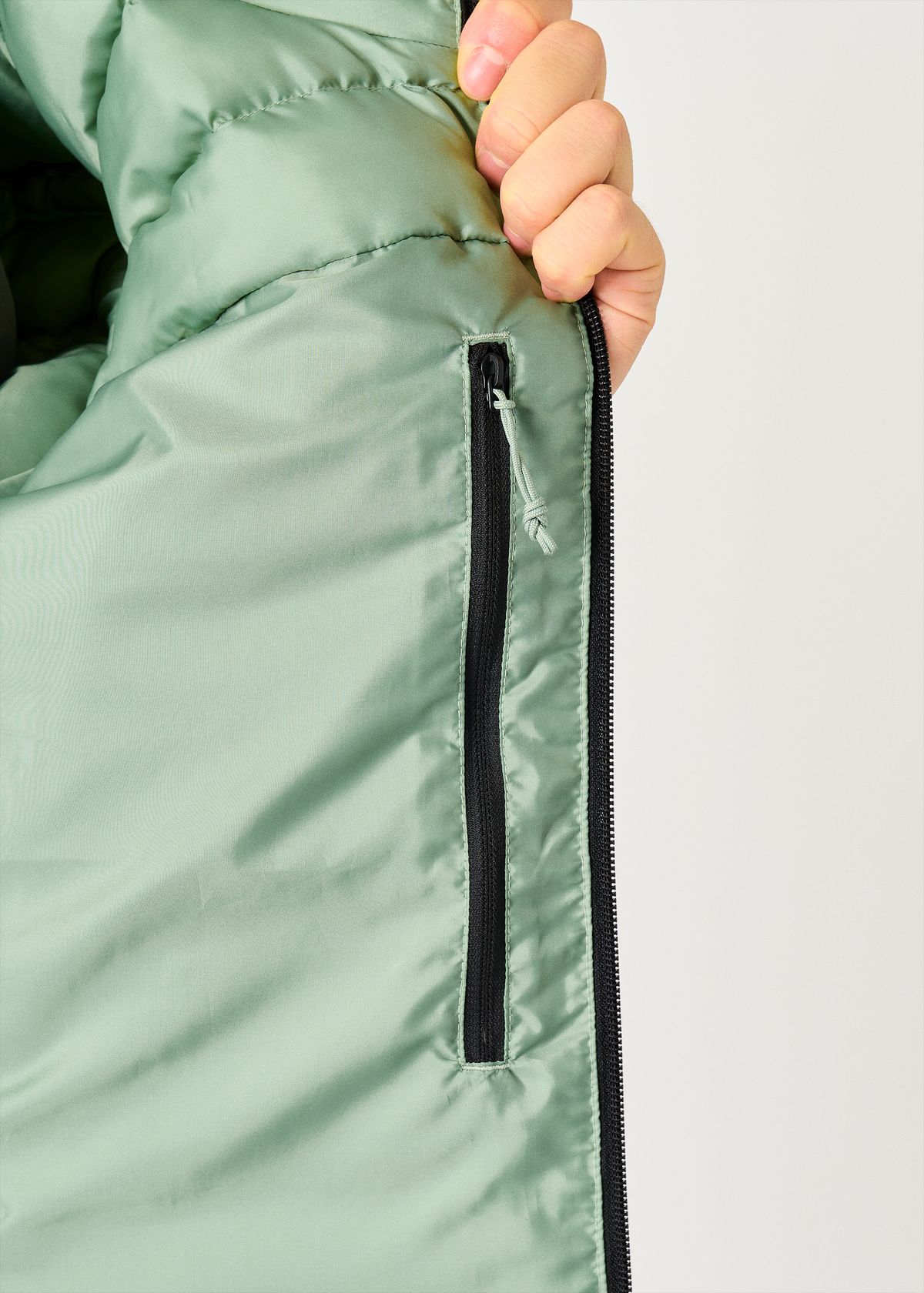 Internal drop pocket