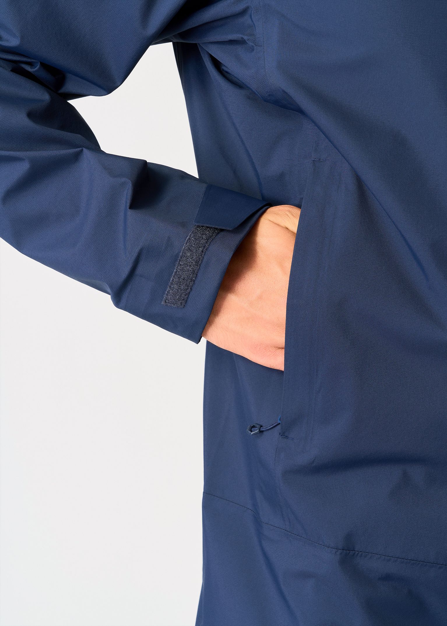 AquaGuard hand pockets