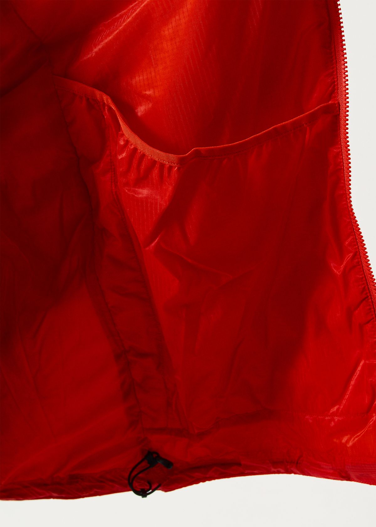  Internal drop pockets