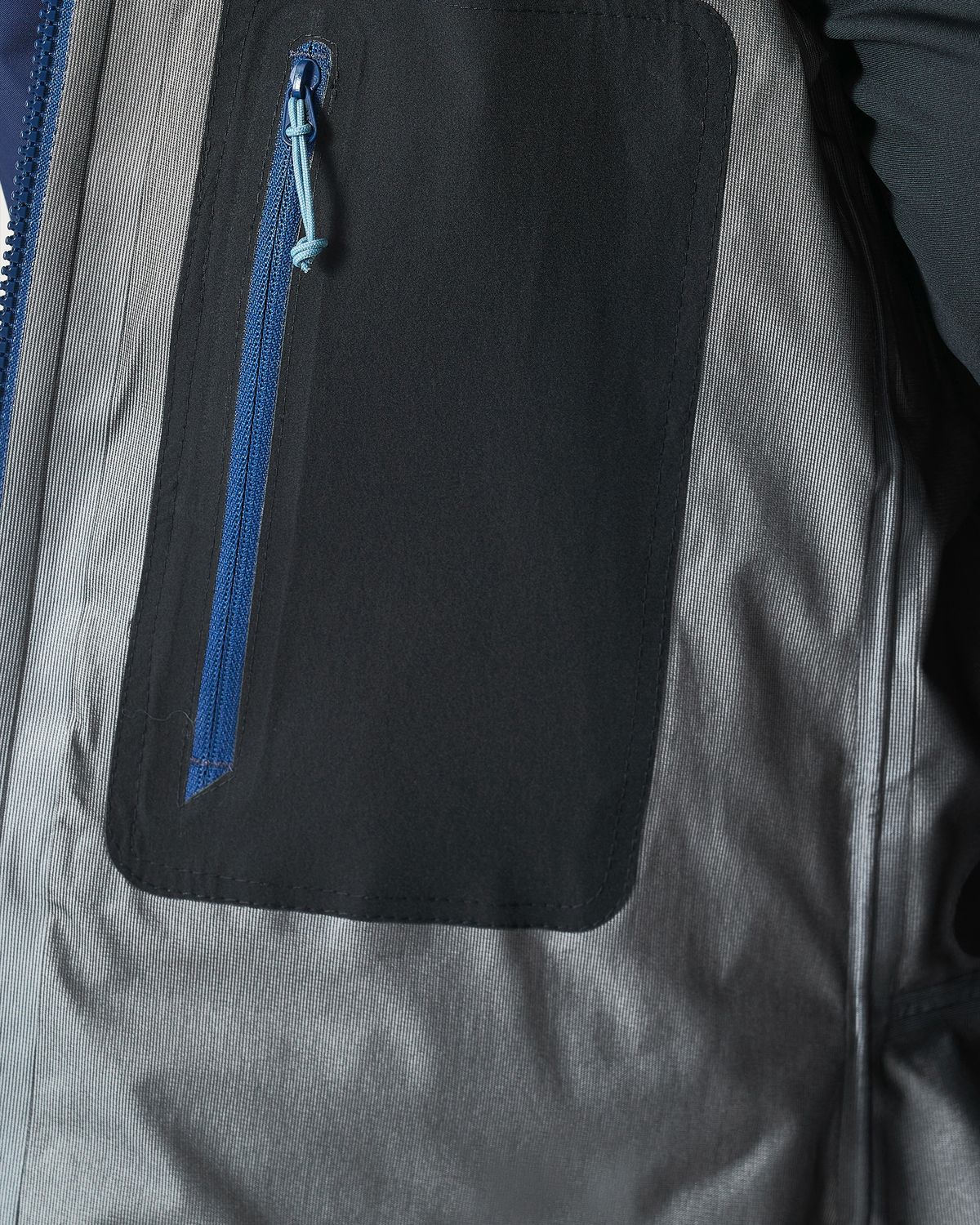  Internal zipped pocket 