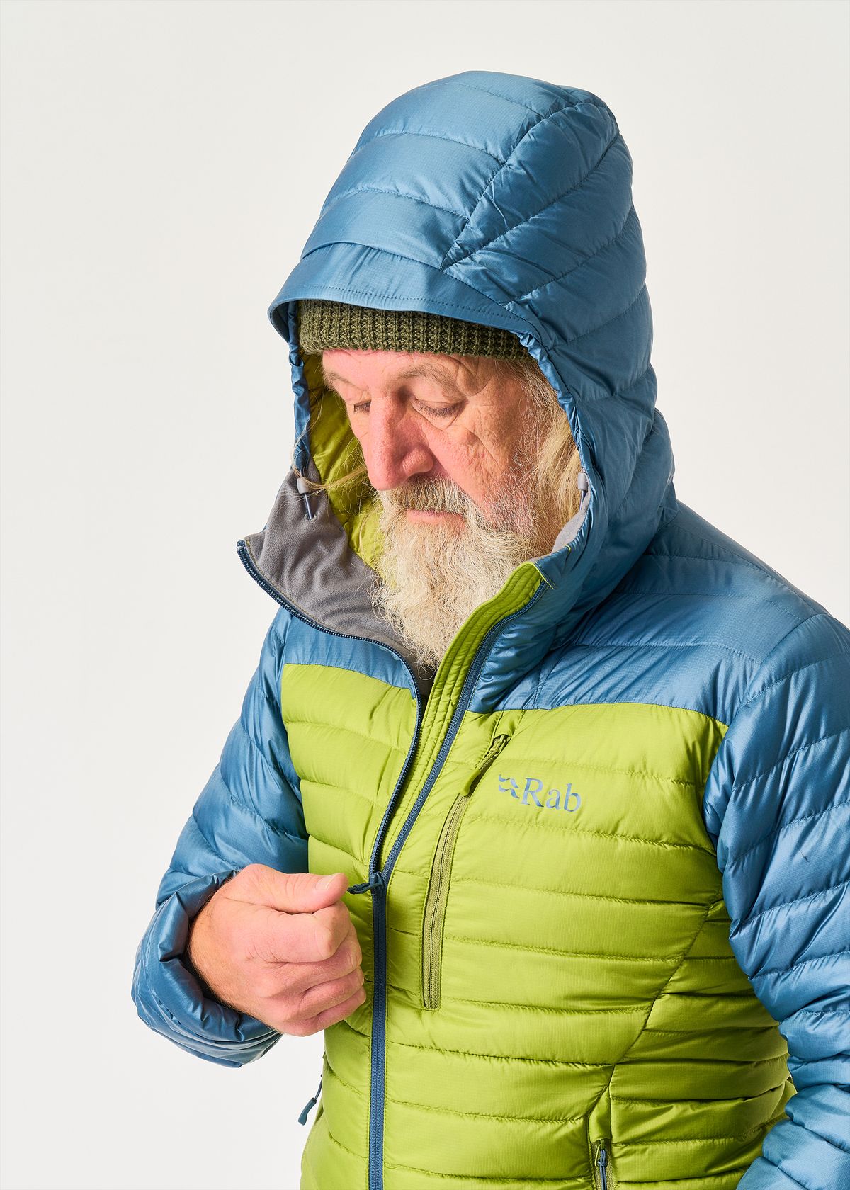 Adjustable insulated hood