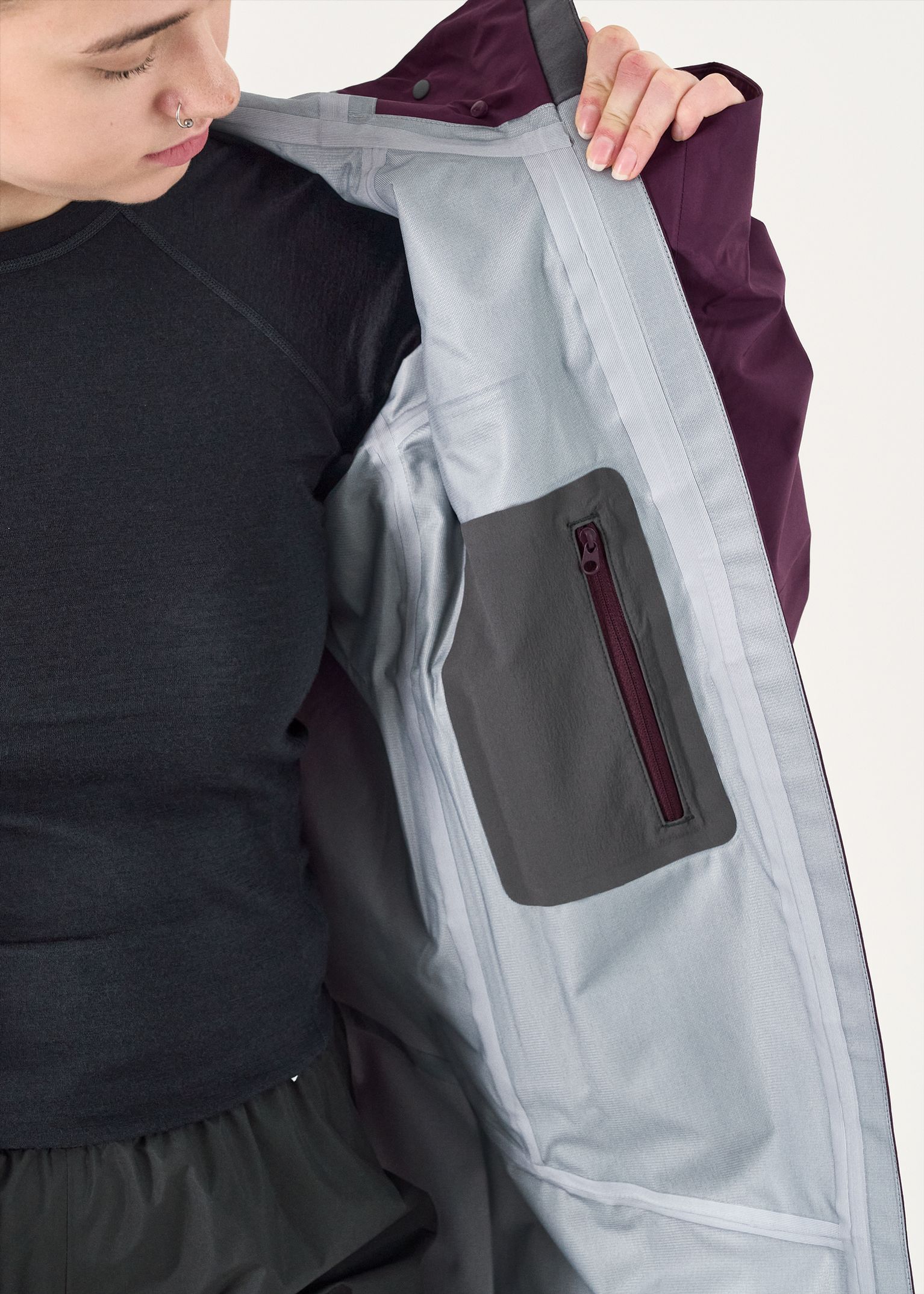  Internal zipped pocket 