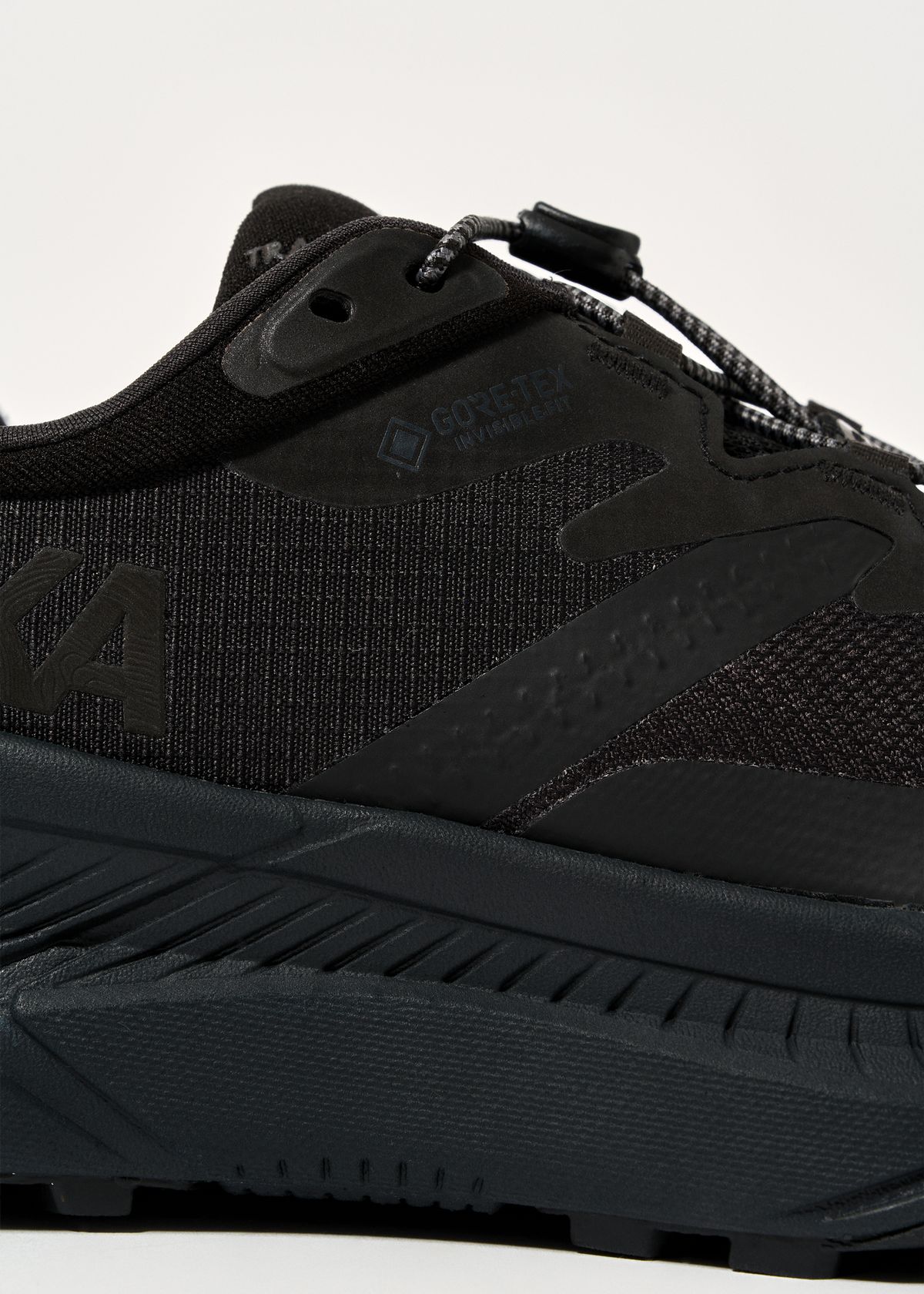 GORE-TEX waterproof protection	