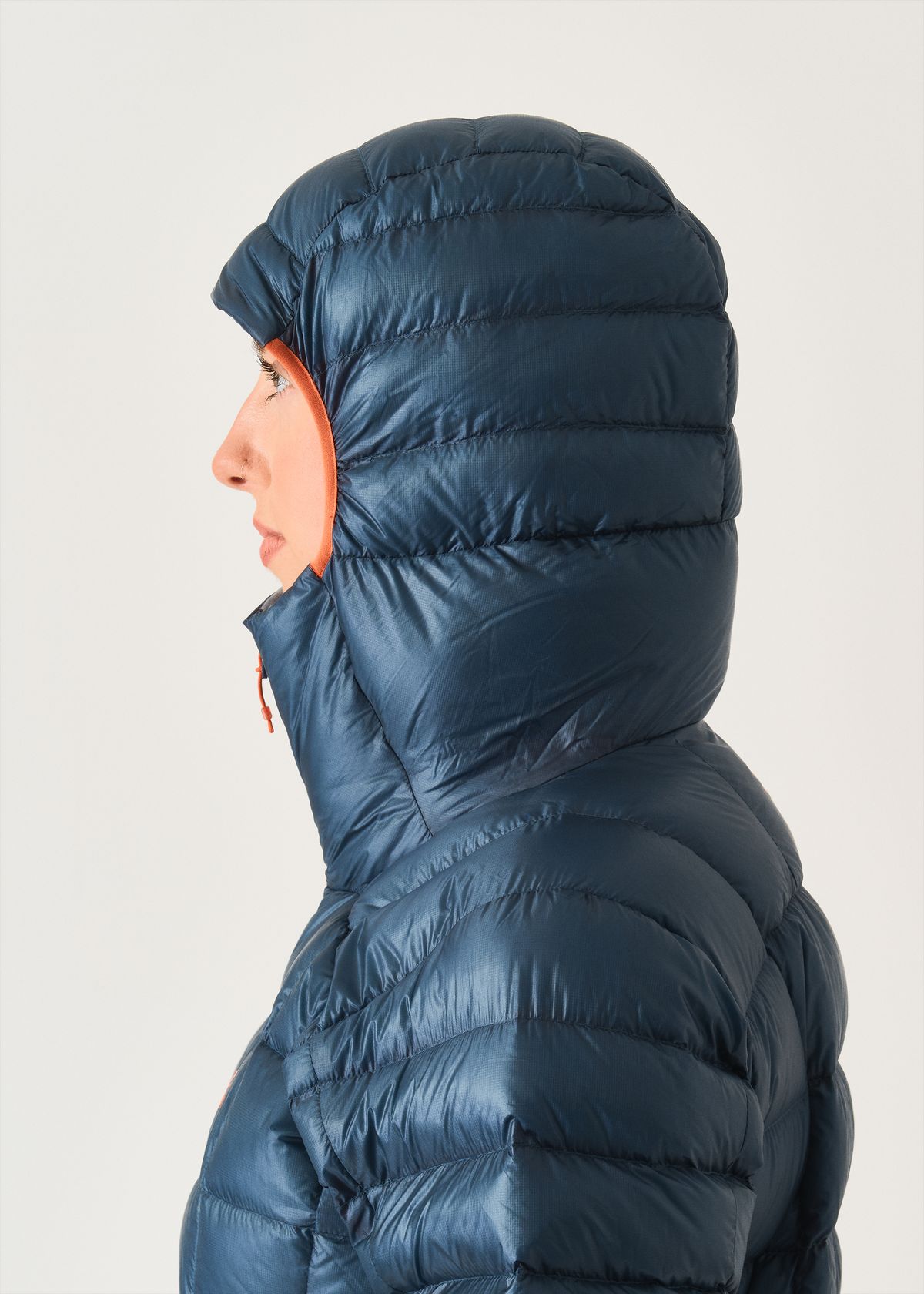Semi-elasticated insulated hood   