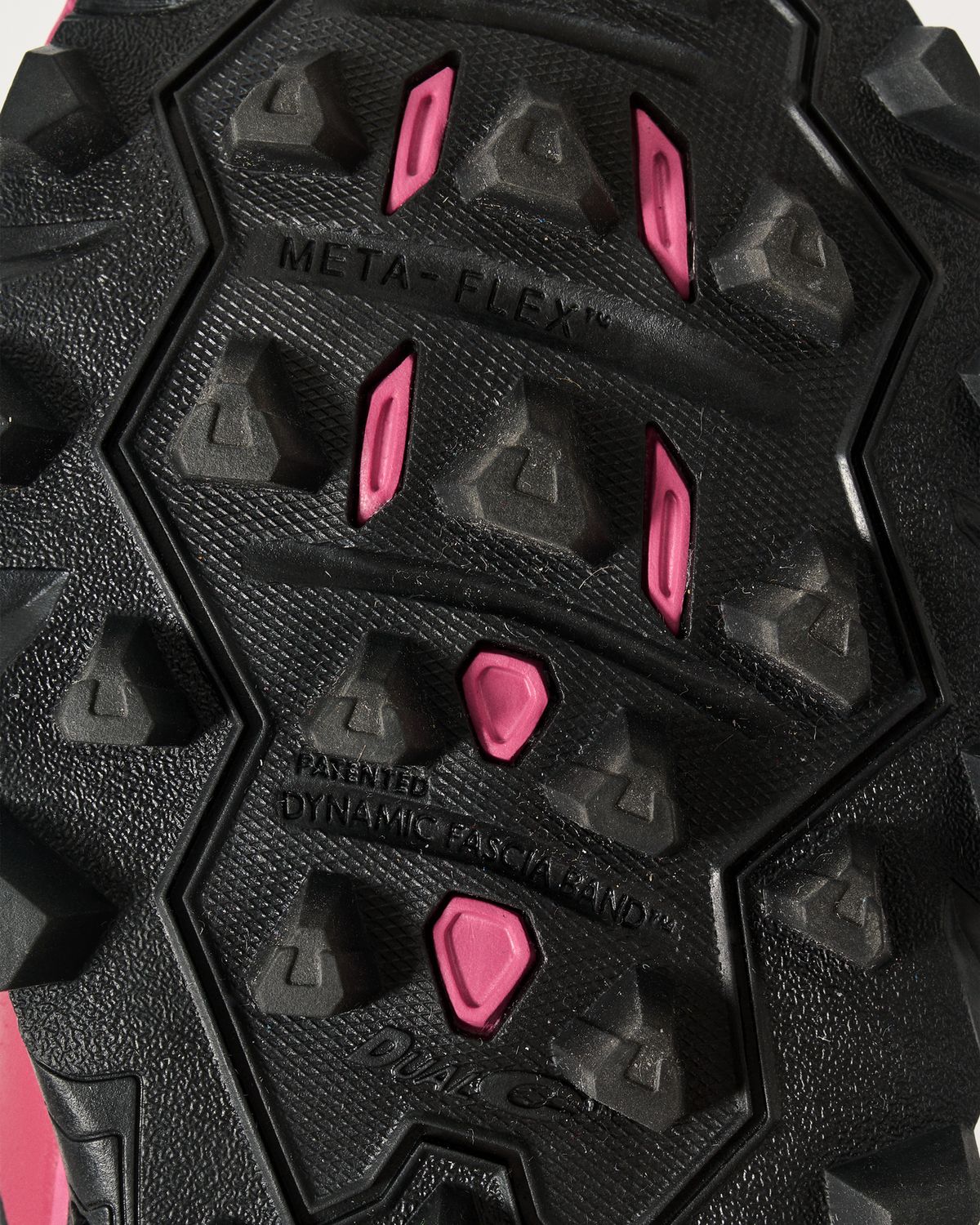 StickyGrip outsole with 8mm lugs