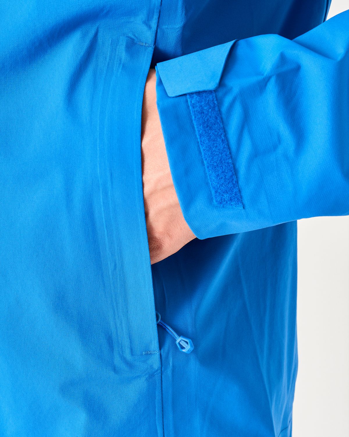 AquaGuard hand pockets